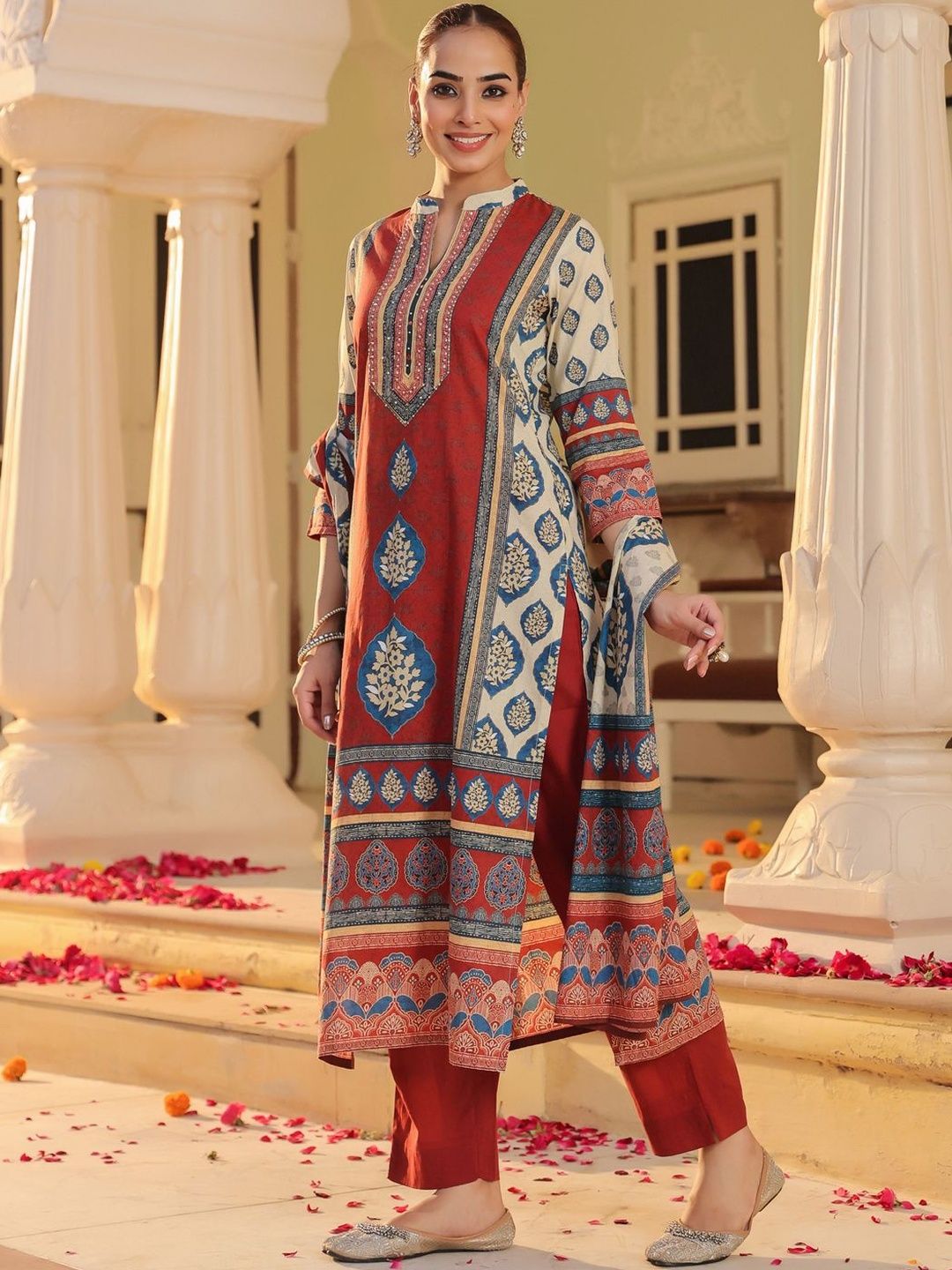 Dhiyona RR Women's Floral Printed Mandarin Collar Muslin Kurta With Trousers & Dupatta