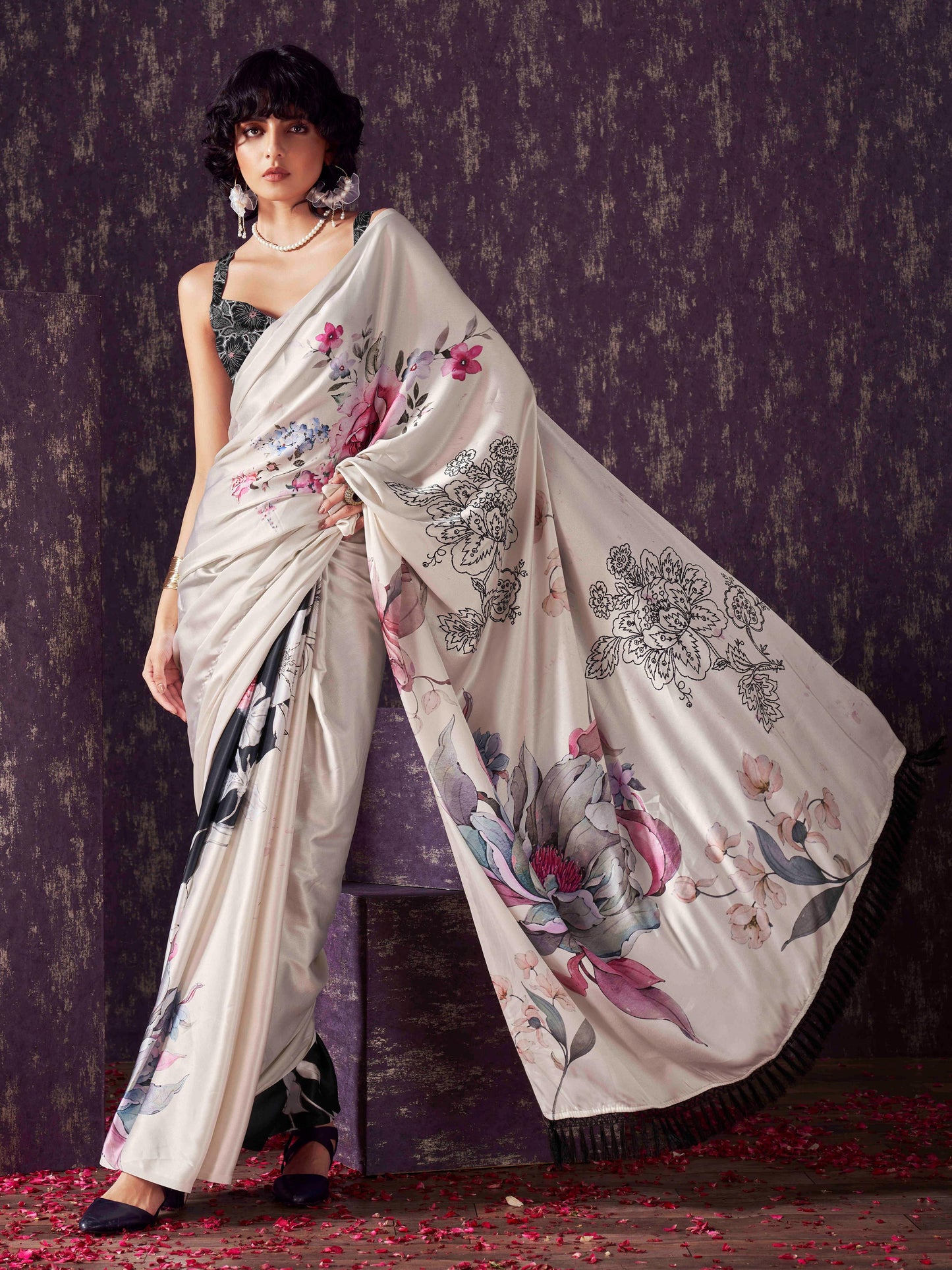 Dhiyona TI Women's Two Ways Wearable Black Digital Print Saree With Unstitched Blouse
