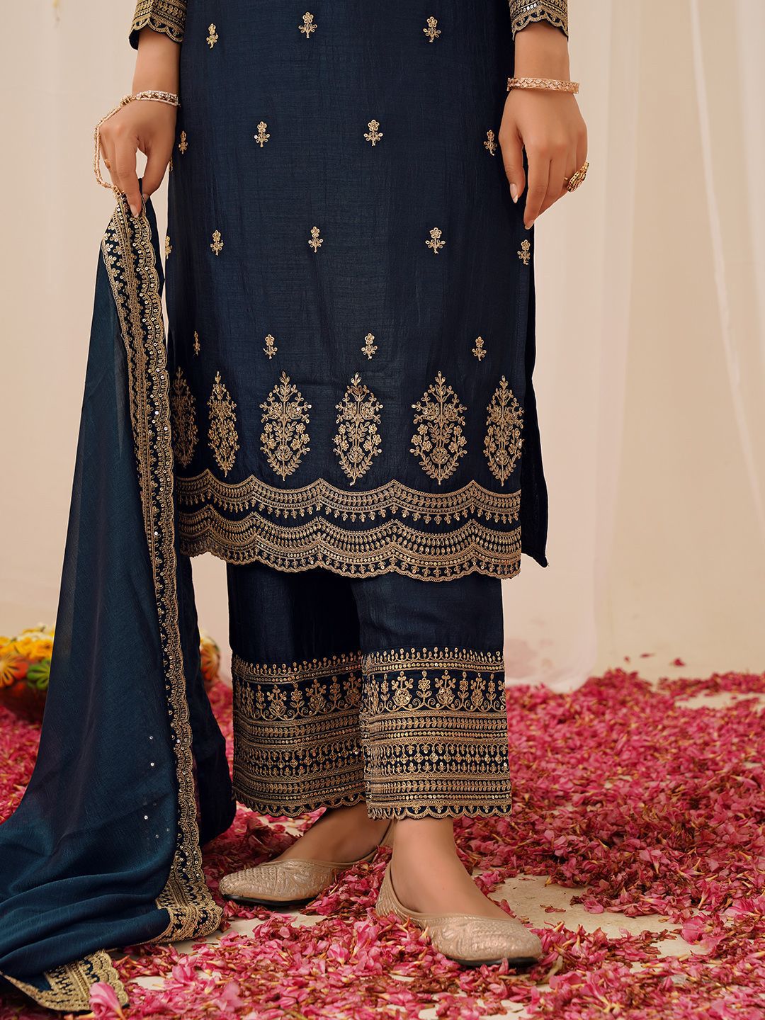 Dhiyona KL Ethnic Motifs Embroidered Sequinned Straight Kurta with Palazzo & Dupatta