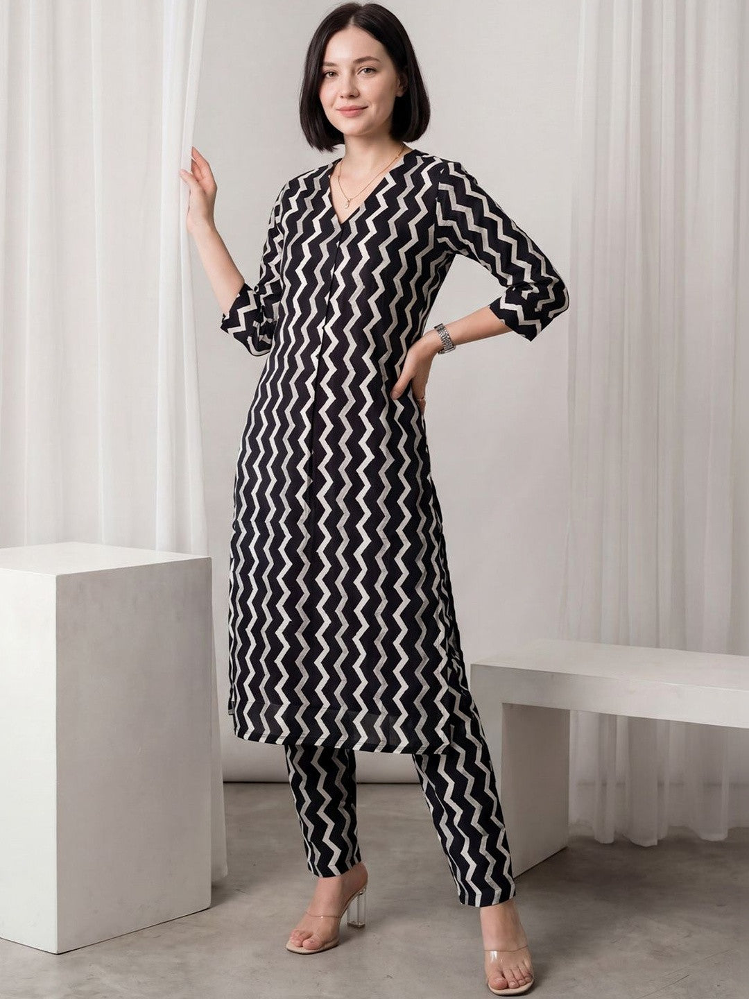Women Printed Regular Pure Cotton Kurta with Trousers