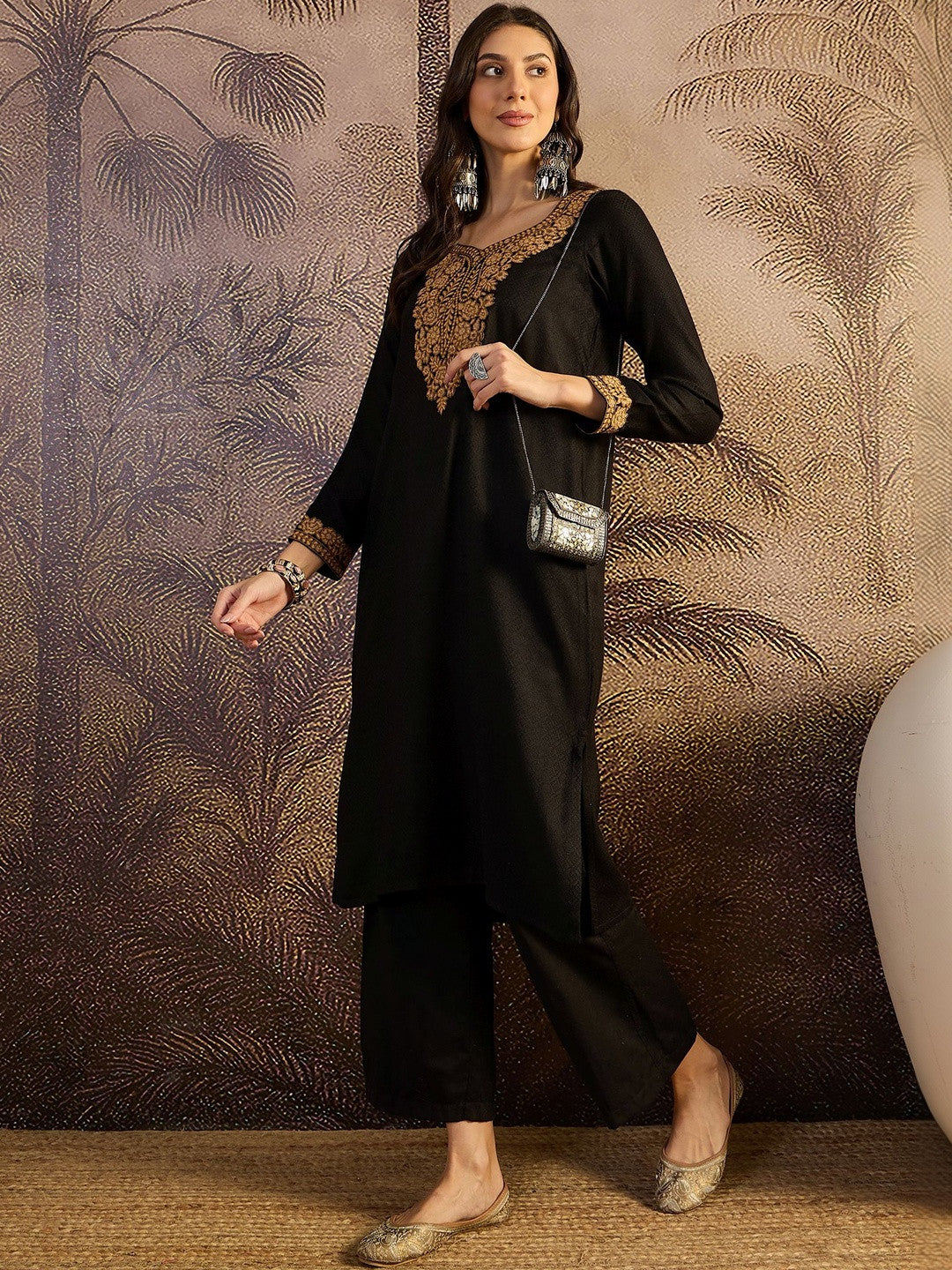 Pashmina Qazmi Winter Black Kashmiri Aari Embroidery work Kurta set