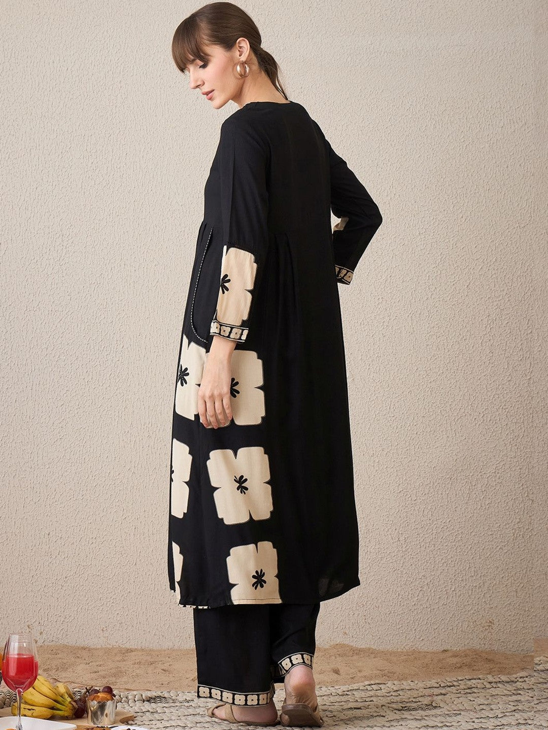 Women Printed Panelled Thread Work Kurta with Trousers
