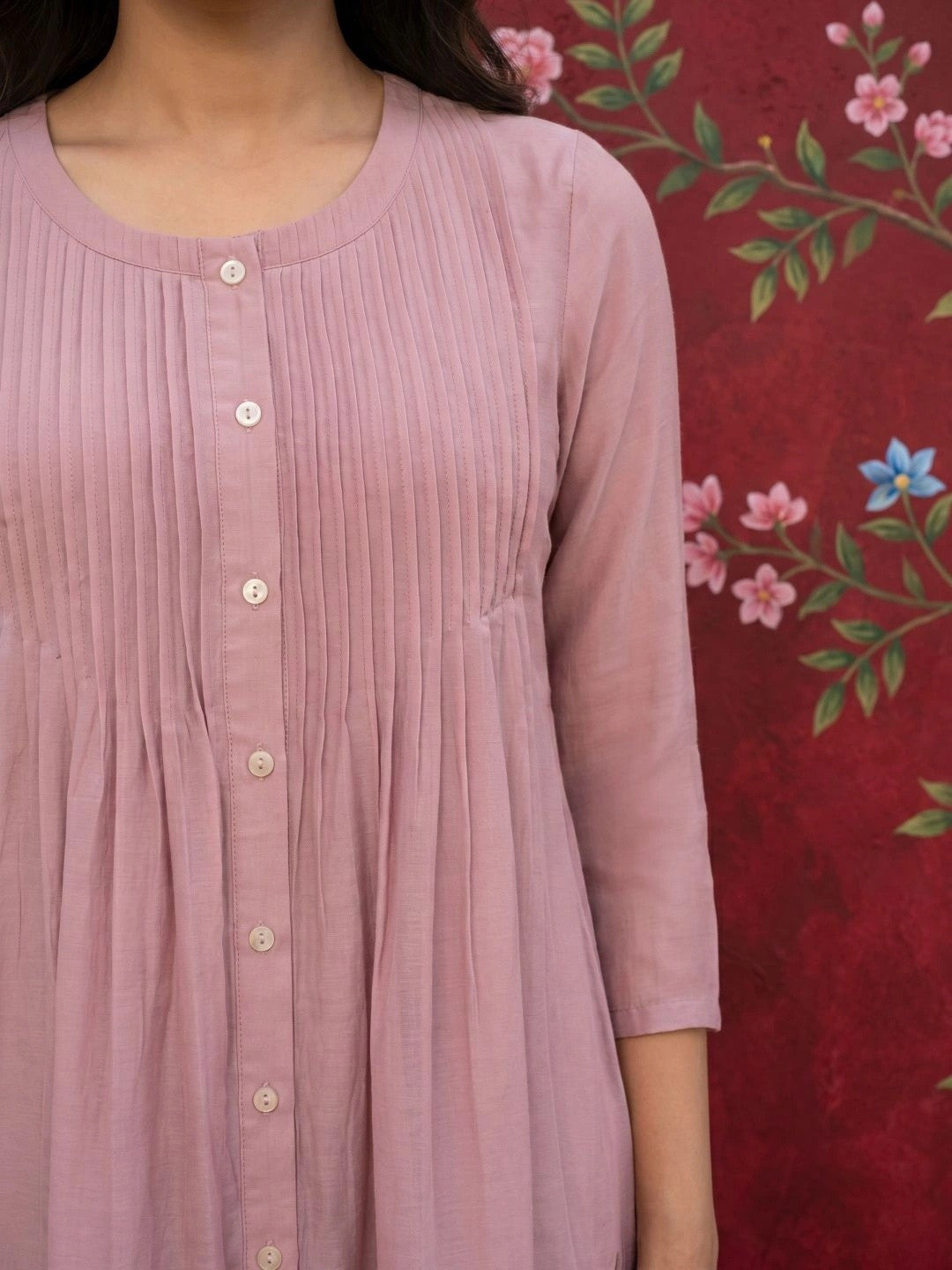Women Floral Embroidered Regular Thread Work Kurti with Trousers