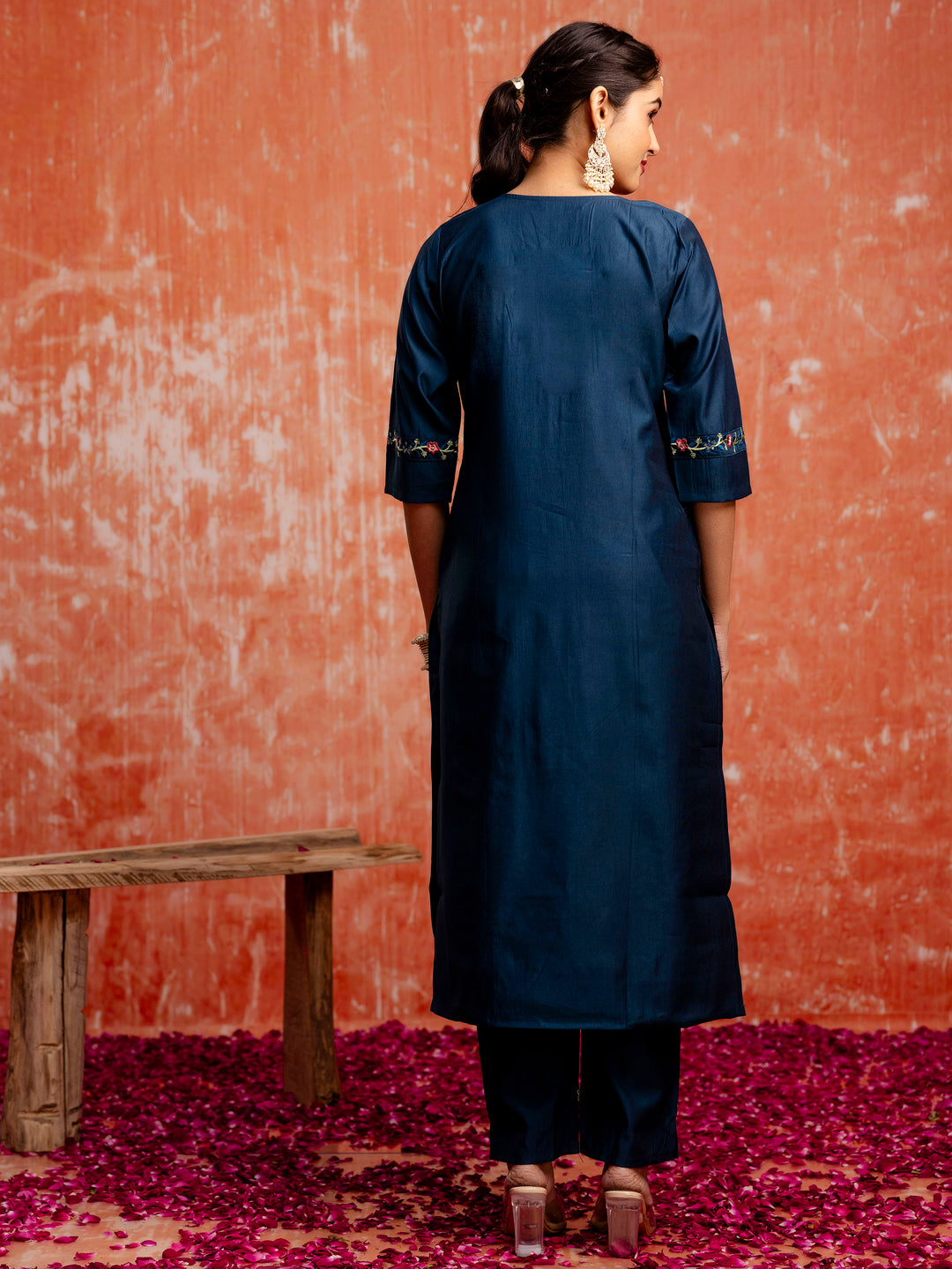 Dhiyona VV Embroidered Kurta Pant Set with Organza Dupatta Modern and Traditional Blend Ethnic Wear Set