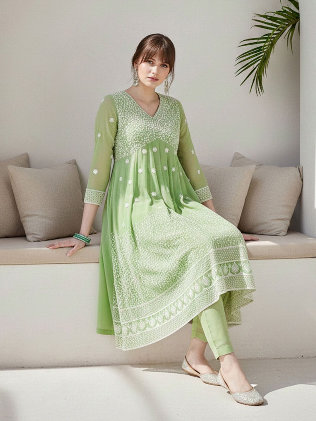 Dhiyona CH Women Floral Embroidered Panelled Thread Work Kurta with Trousers