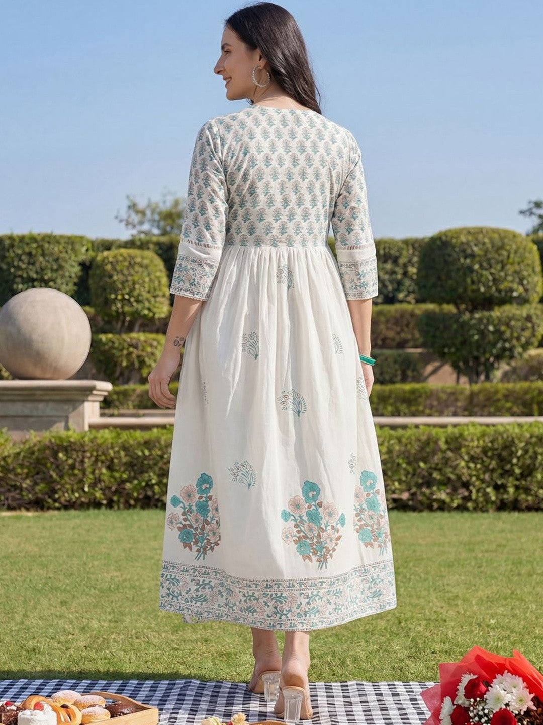 Women Floral Printed Empire Pure Cotton Kurta with Trousers & With Dupatta