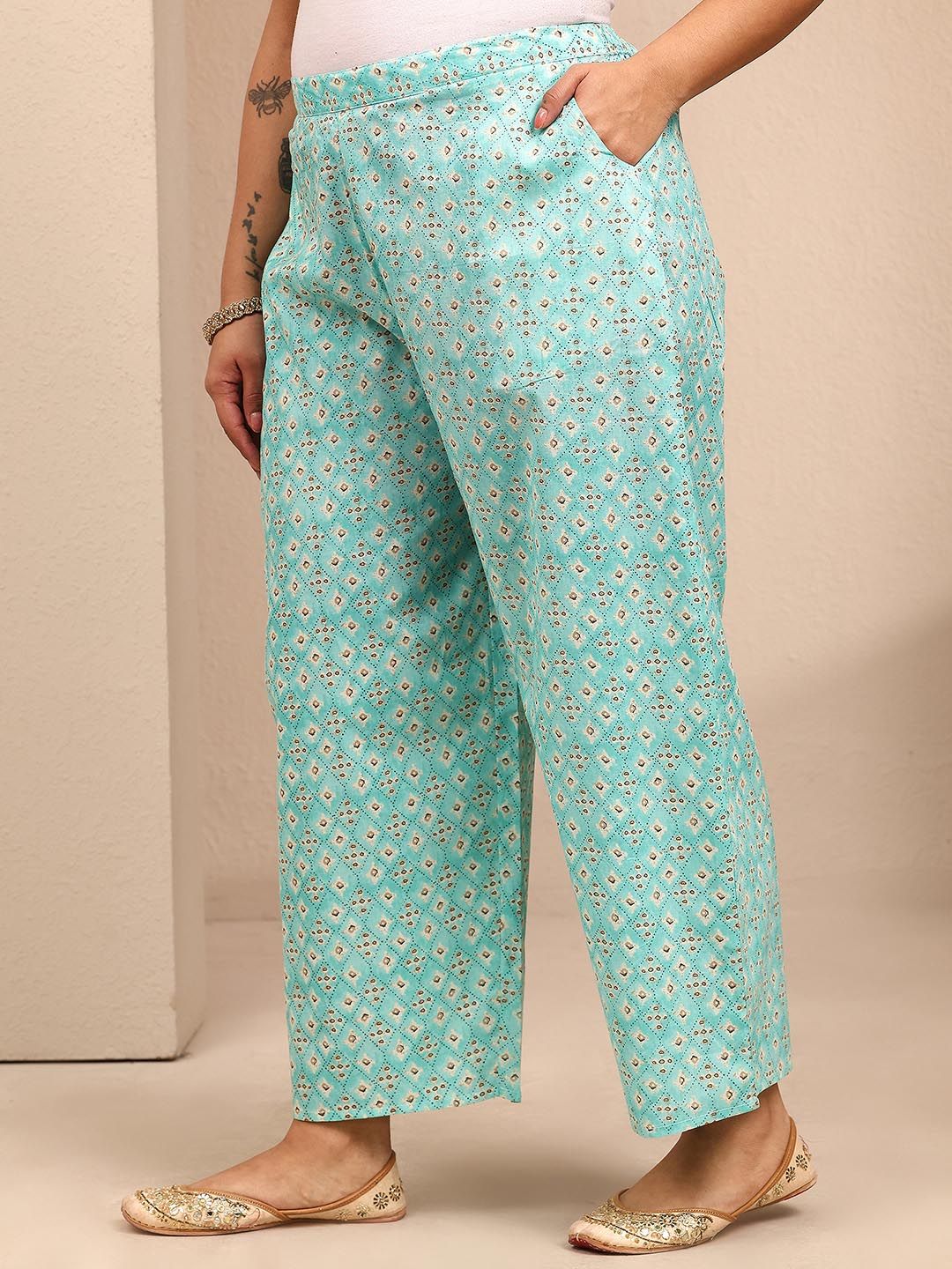 Dhiyona Women's Plus Size Floral Printed Regular Kurta with Trousers & With Dupatta