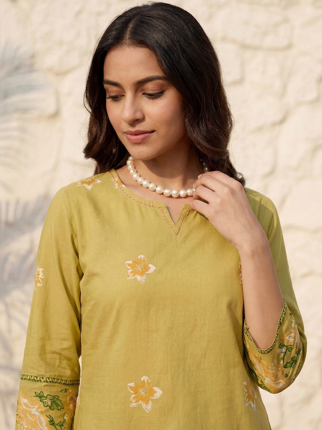 Women Floral Printed Regular Sequinned Pure Cotton Kurta with Trousers