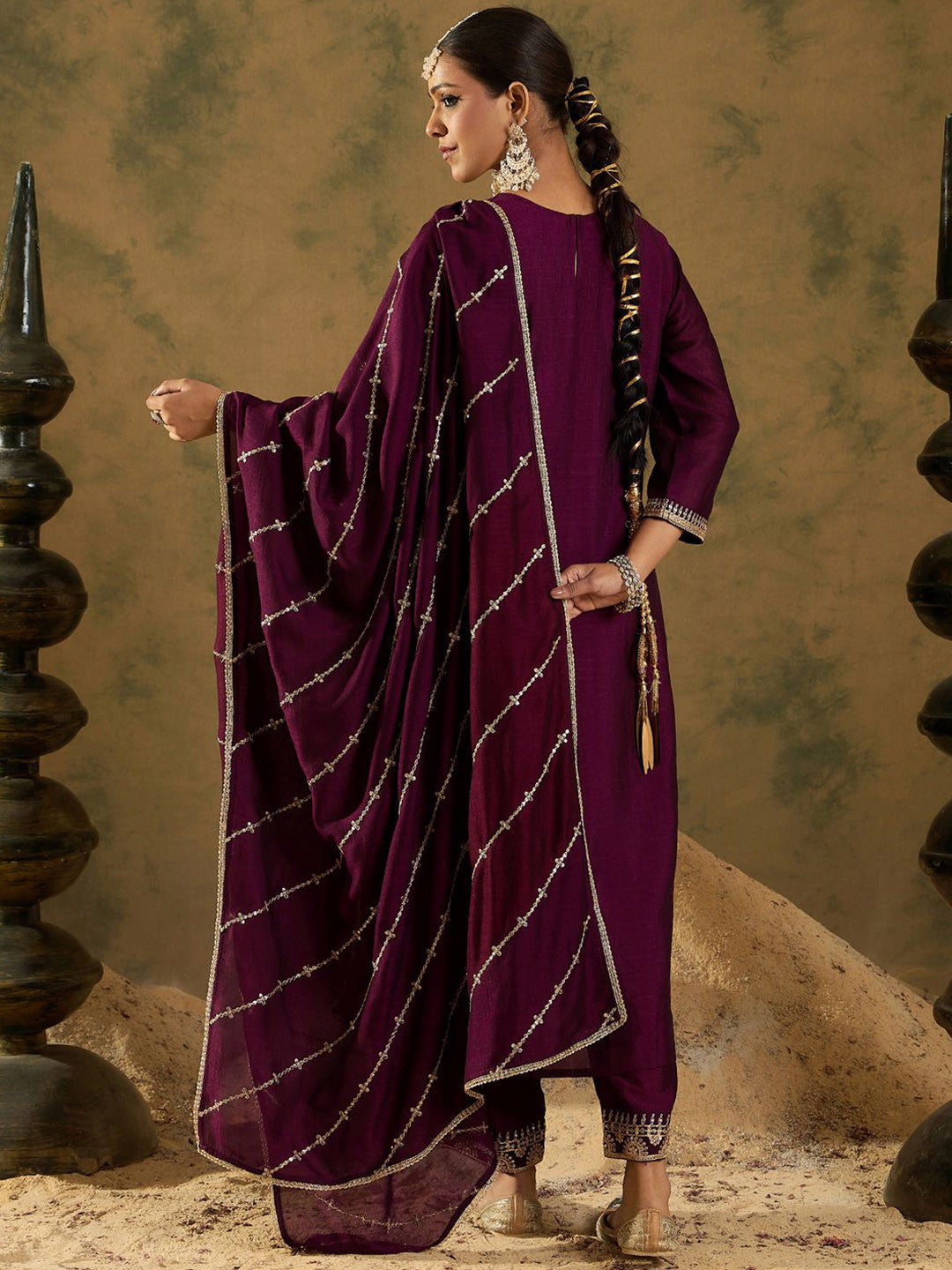 Ethnic Floral Embroidered Zari Work Detail Regular Sleeves Round Neck Kurta Set