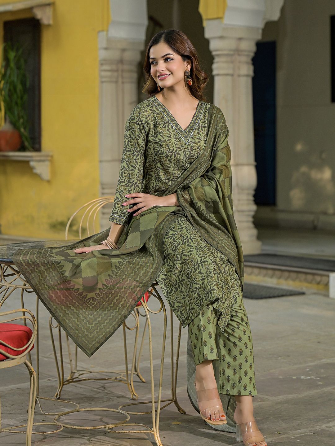 Dhiyona KL Floral Printed V-Neck Gotta Patti Straight Kurta With Trousers & Dupatta