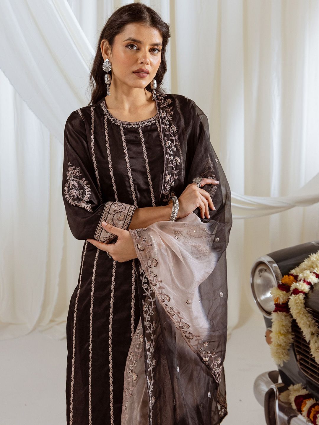 Dhiyona KL Women Regular Sequinned Kurta with Palazzos & With Dupatta