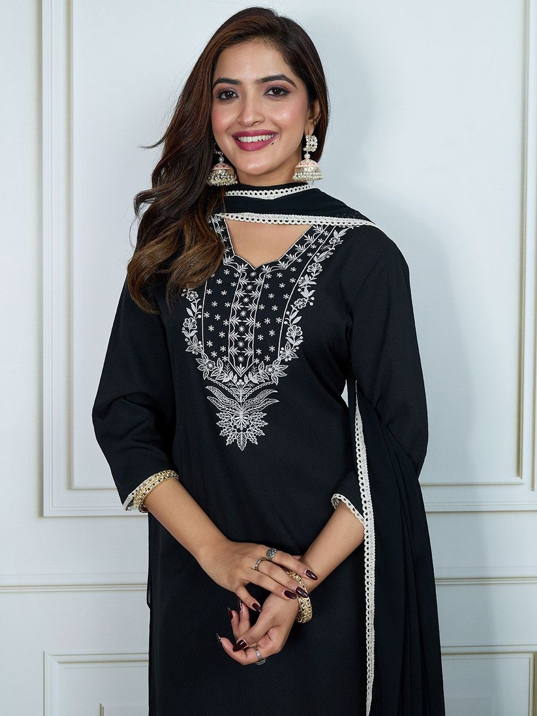 Dhiyona HOP Embroidered V-Neck Kurti Sharara & Dupatta