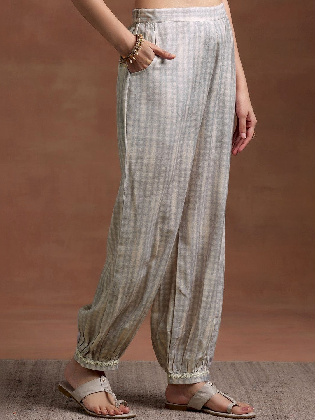 Women Floral Printed Regular Kurta with Patiala & With Dupatta