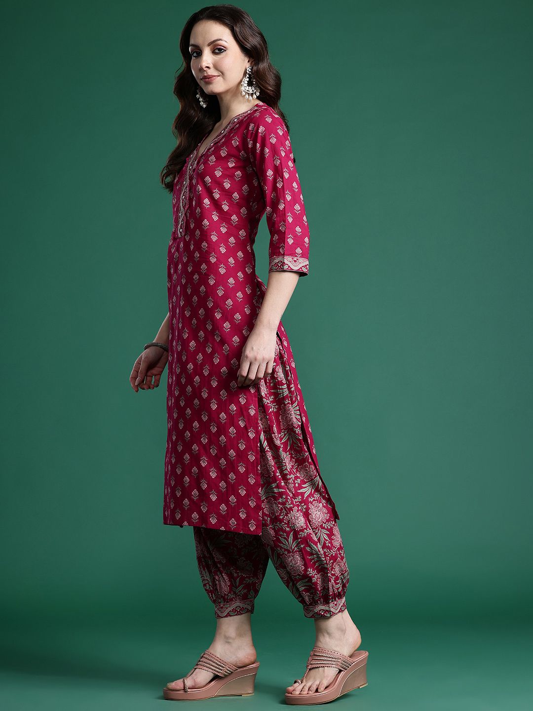 Dhiyona IE Women Floral Printed Regular Pure Cotton Kurta with Salwar & With Dupatta