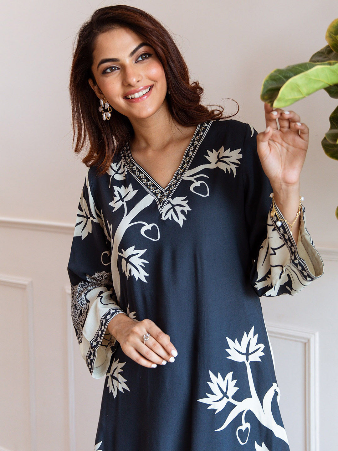 Women Printed Straight Kurta Set