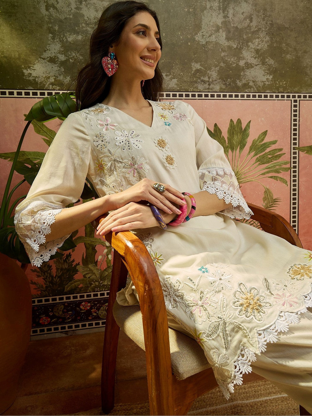 Women Floral Embroidered Regular Thread Work Pure Cotton Kurta with Trousers