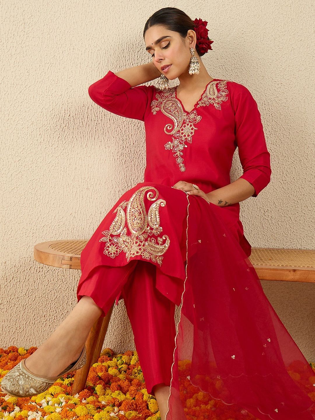Women Ethnic Motifs Self Design Kurta with Trousers & Dupatta