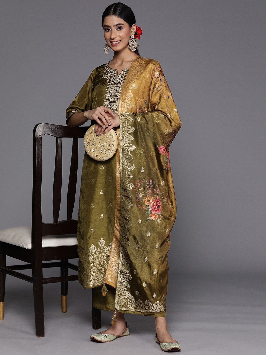 Women Floral Embroidered Sweetheart Neck Pure Silk Kurta With Trousers & Dupatta
