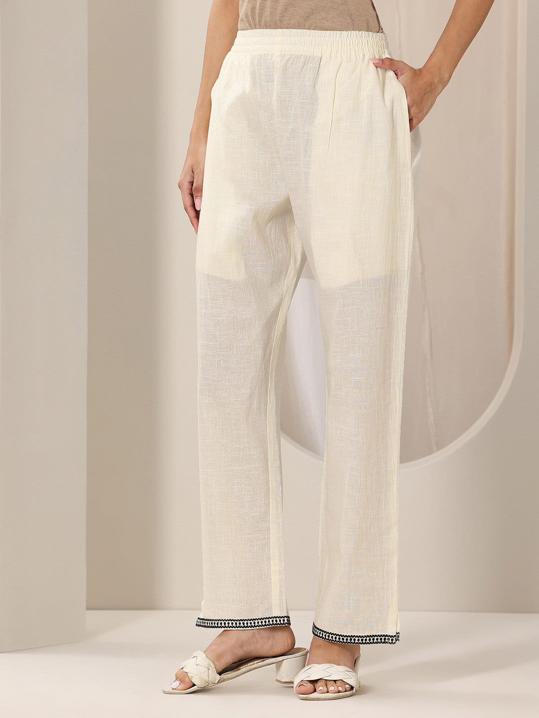 Floral Embroidered Round Neck Thread Work Straight Kurta With Trouser & Dupatta