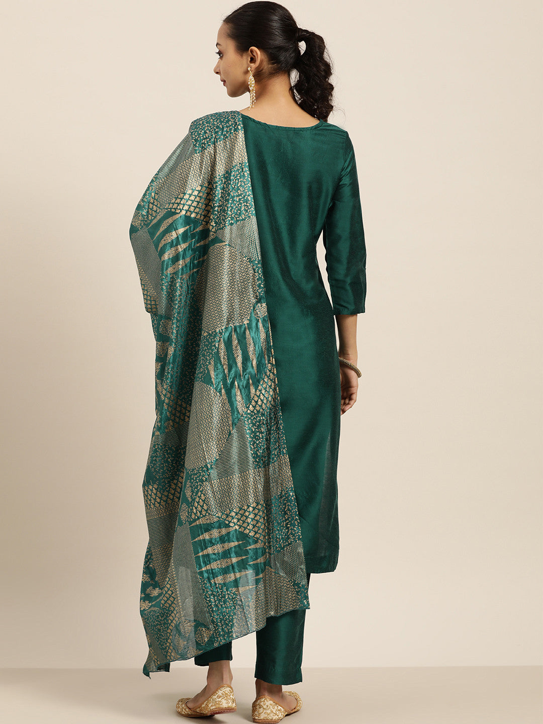 Women Green & Golden Printed Kurta with Trousers & Dupatta