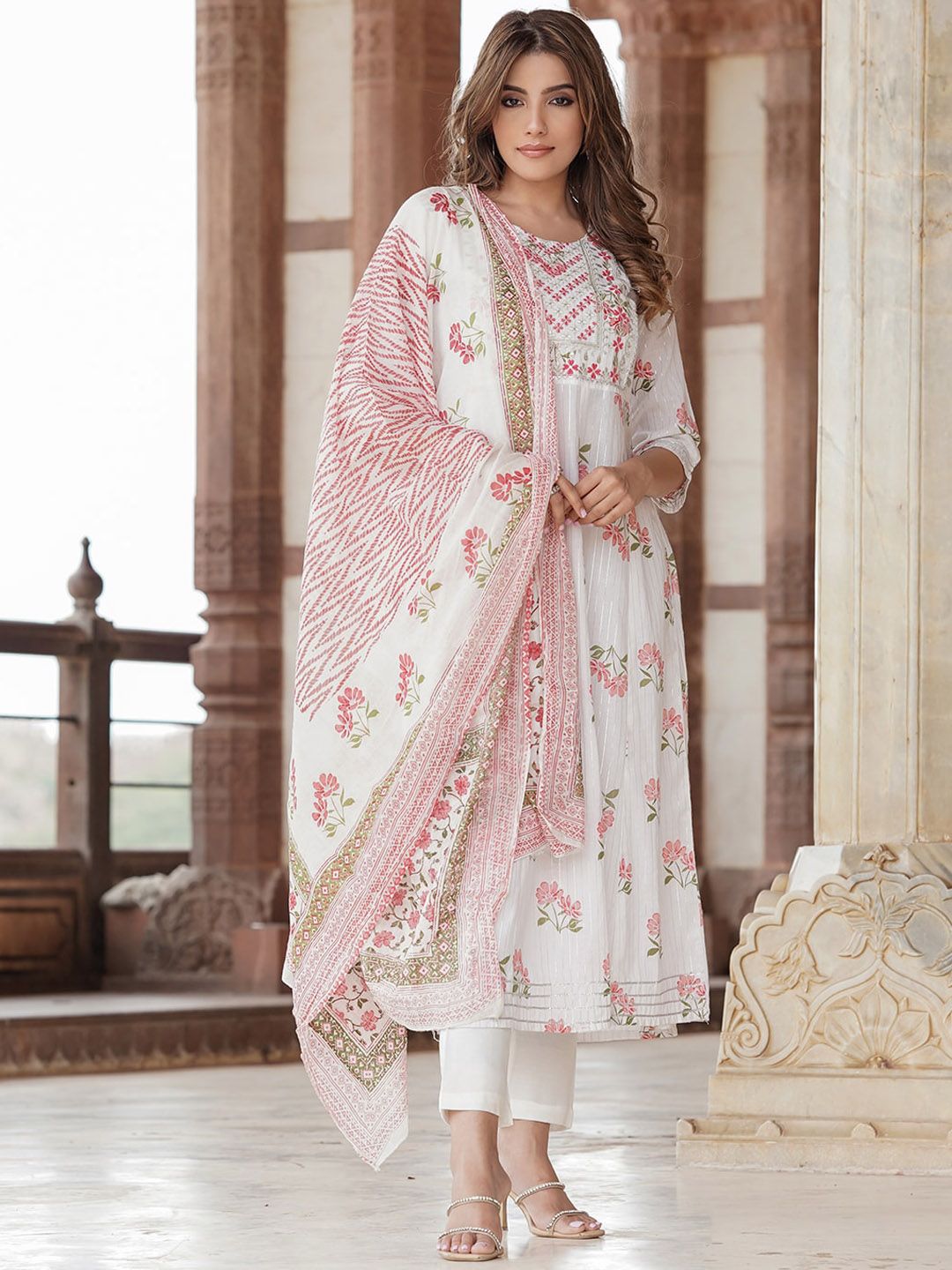 Dhiyona KL Ethnic Motifs Printed Empire Thread Work Pure Cotton Kurta & Trousers With Dupatta