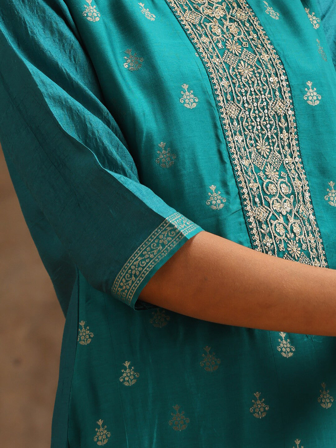 Green Ethnic Motifs Woven Design Pure Silk Kurta With Trousers & Dupatta