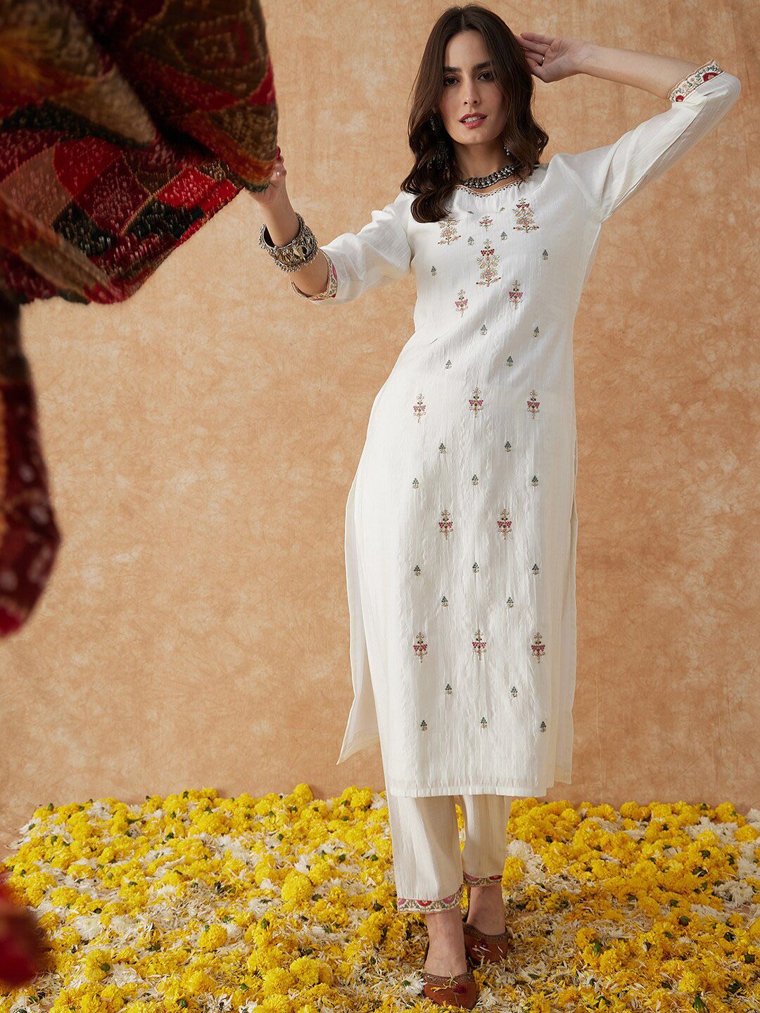 Dhiyona SN Women's White Ethnic Motifs Embroidered Thread Work Straight Kurta & Trouser With Dupatta