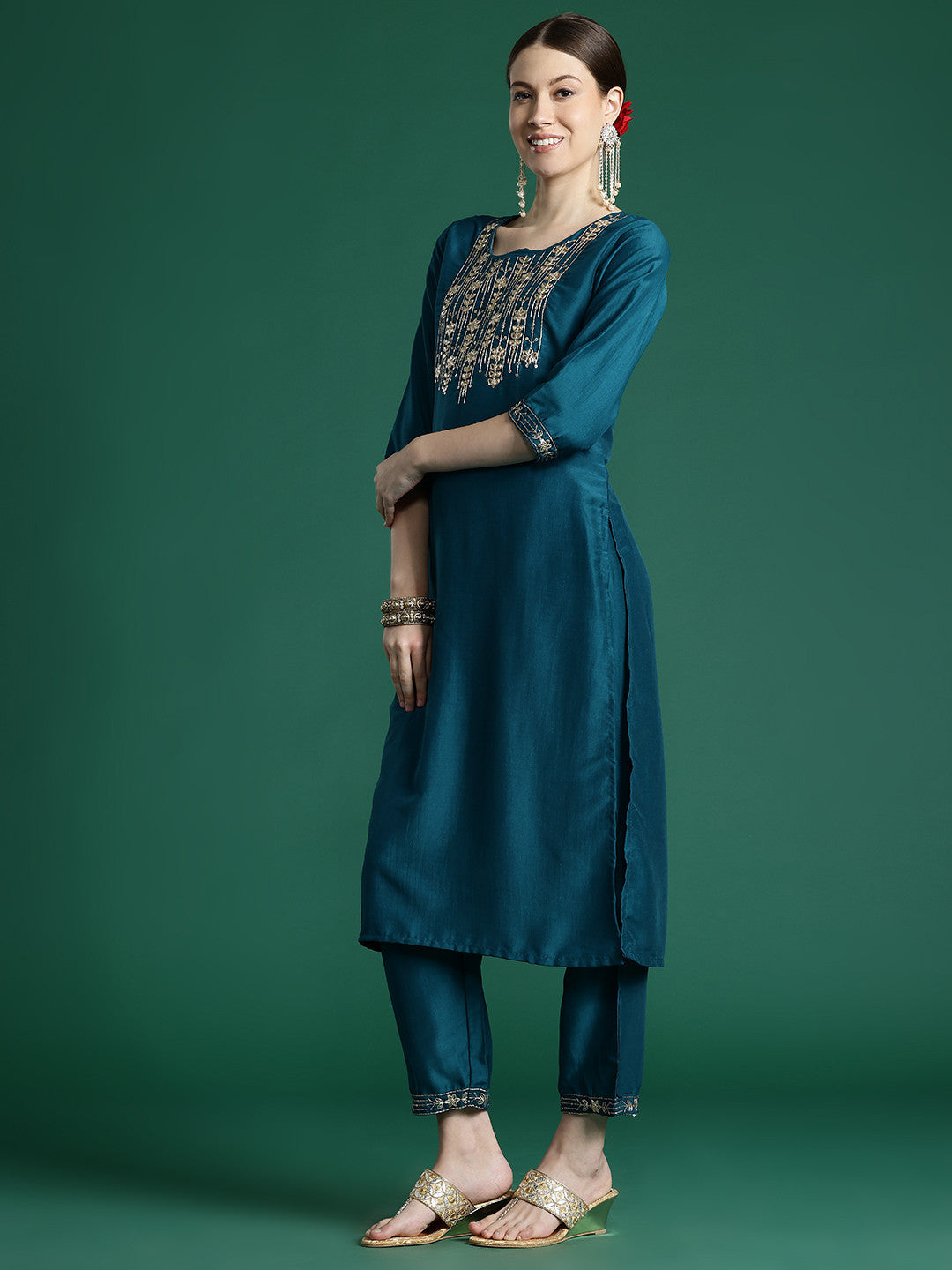 Women Floral Embroidered Regular Sequinned Kurta with Trousers & With Dupatta