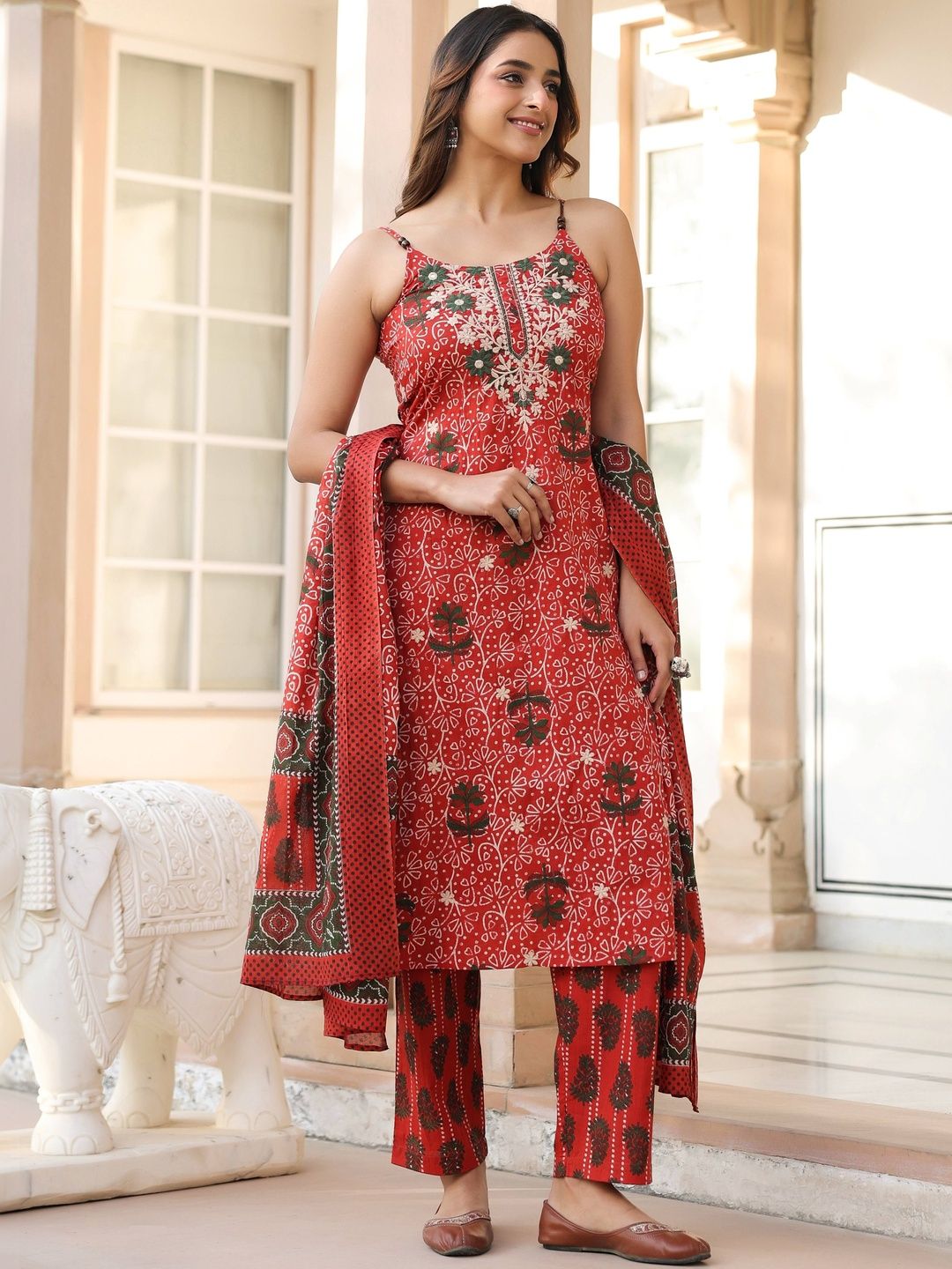 Dhiyona RR Women's Ethnic Motifs Printed Regular Beads and Stones Pure Cotton Kurta with Trousers & With