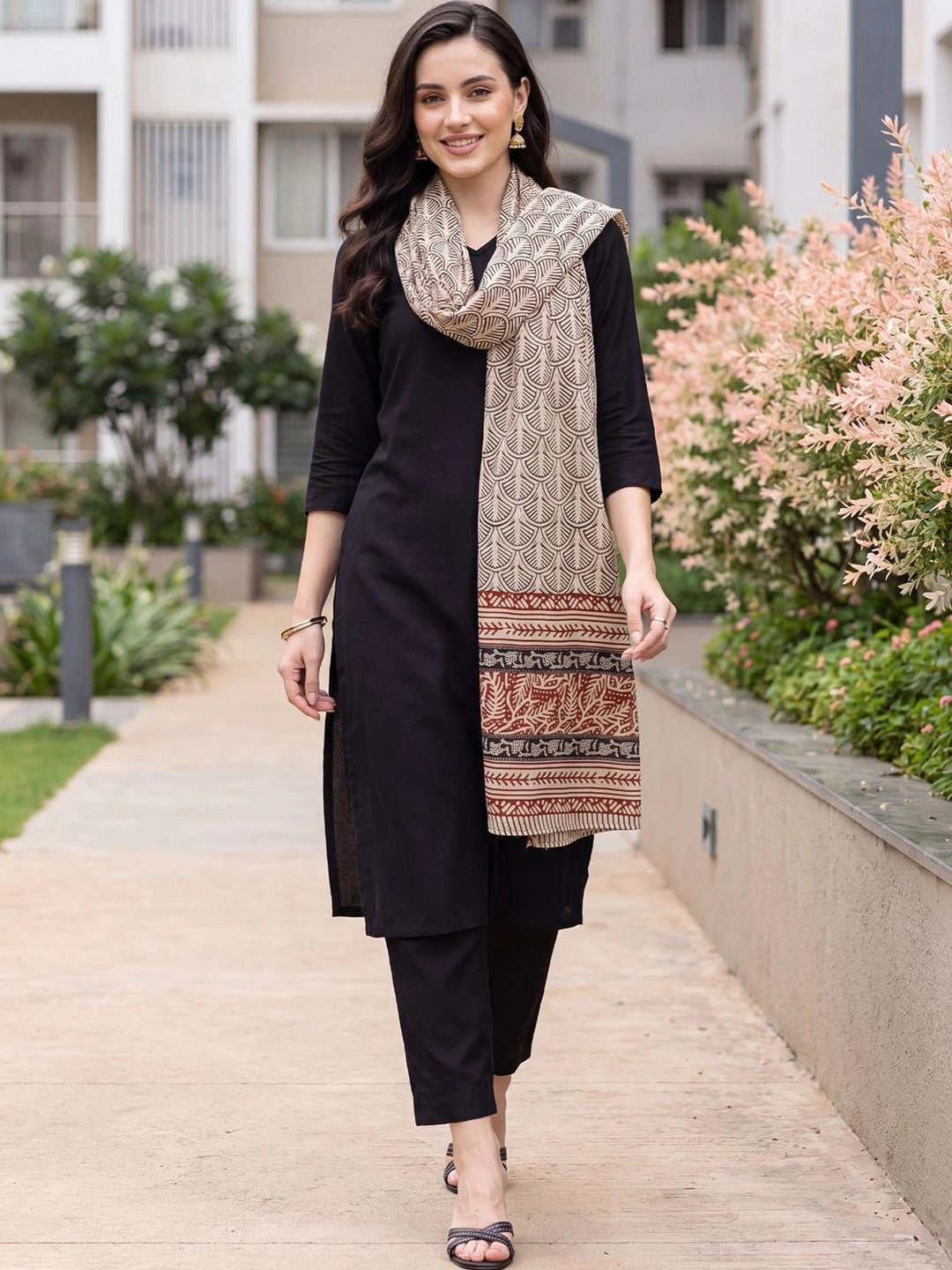 Women Ethnic Motifs Regular Kurta with Trousers & With Dupatta