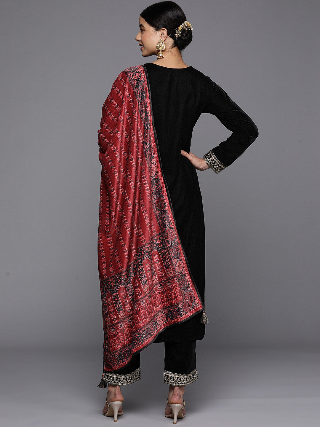 Women Black Ethnic Motifs Yoke Design Velvet Kurta with Trousers & With Dupatta