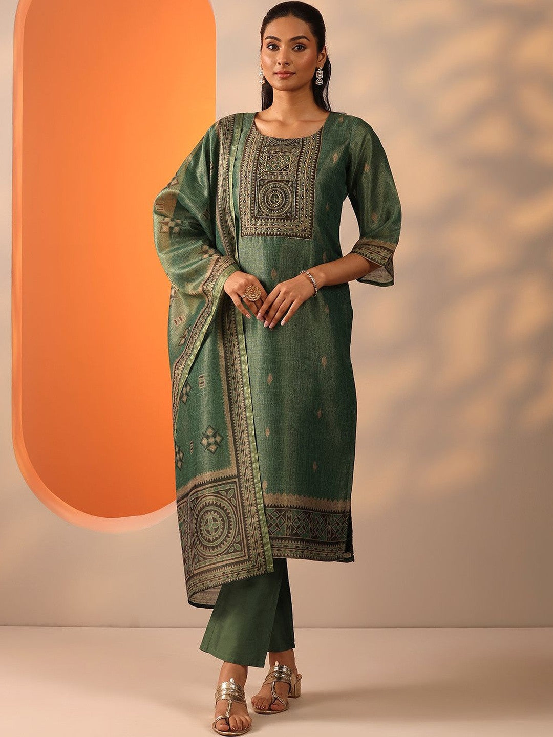 Women Ethnic Motifs Embroidered Regular Thread Work Kurta with Trousers & With Dupatta
