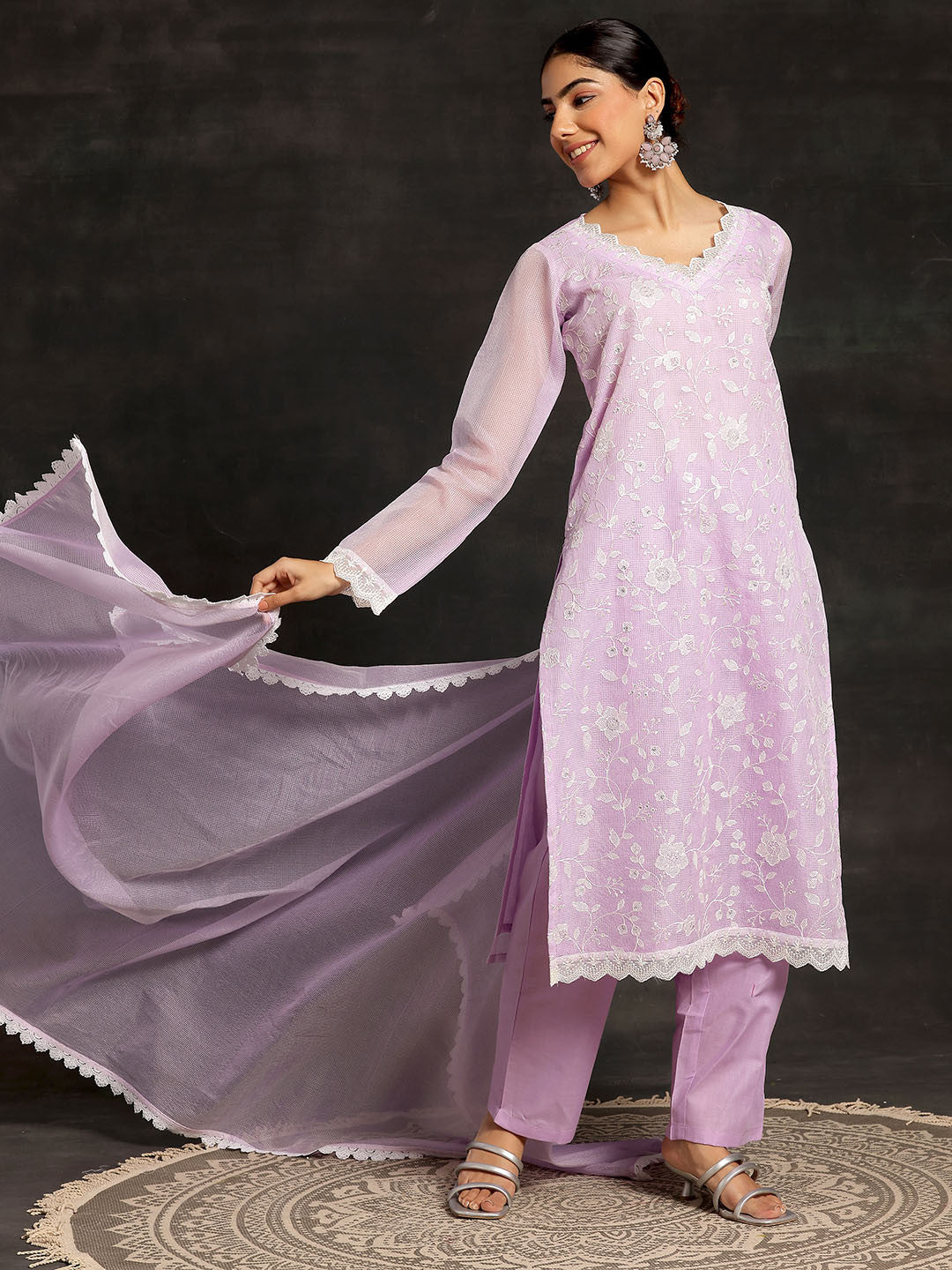 Floral Embroidered Regular Thread Work Kurta With Trousers & Dupatta