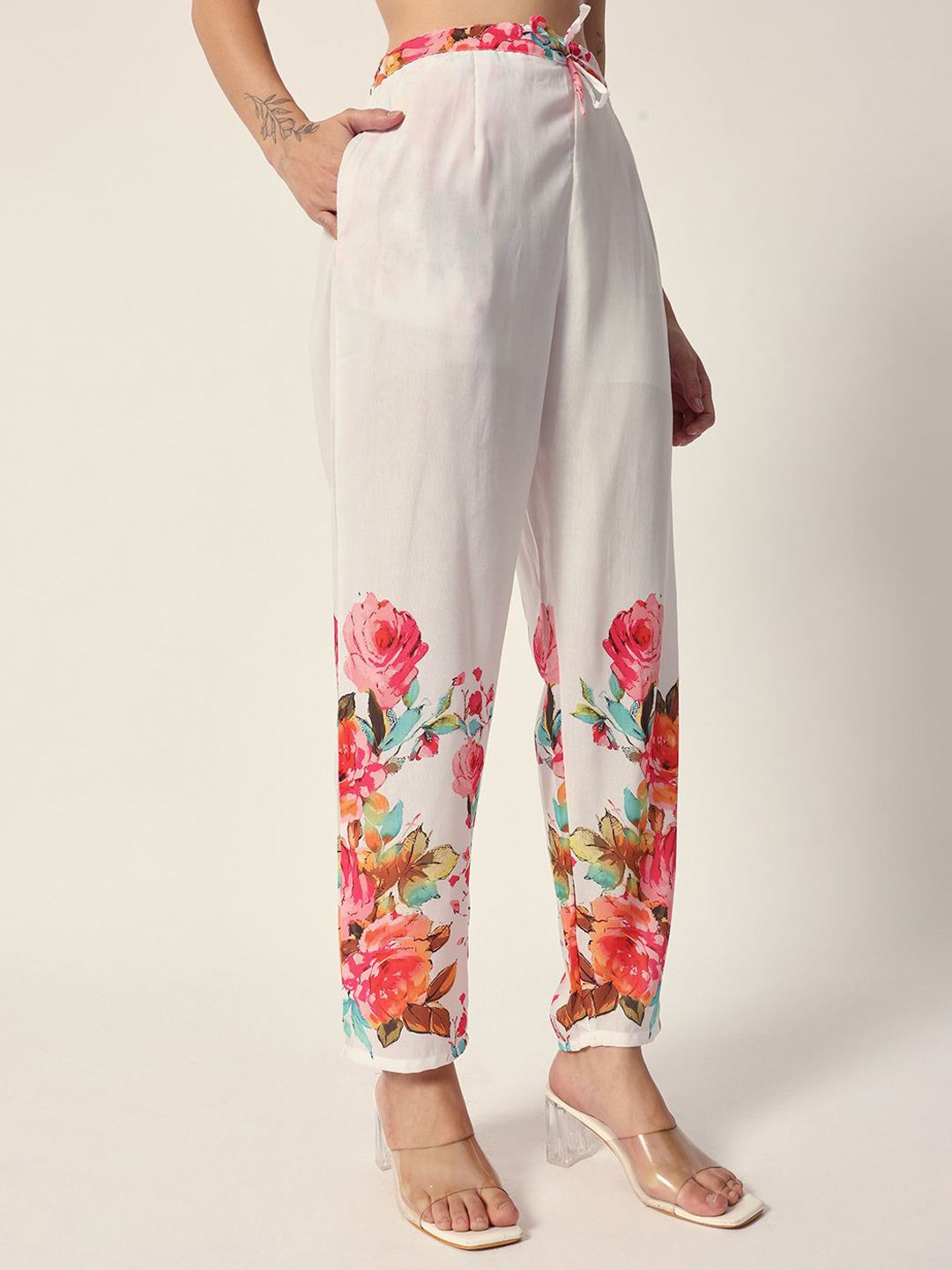 Dhiyona IS Women's Women Floral Printed Kurta with Trousers