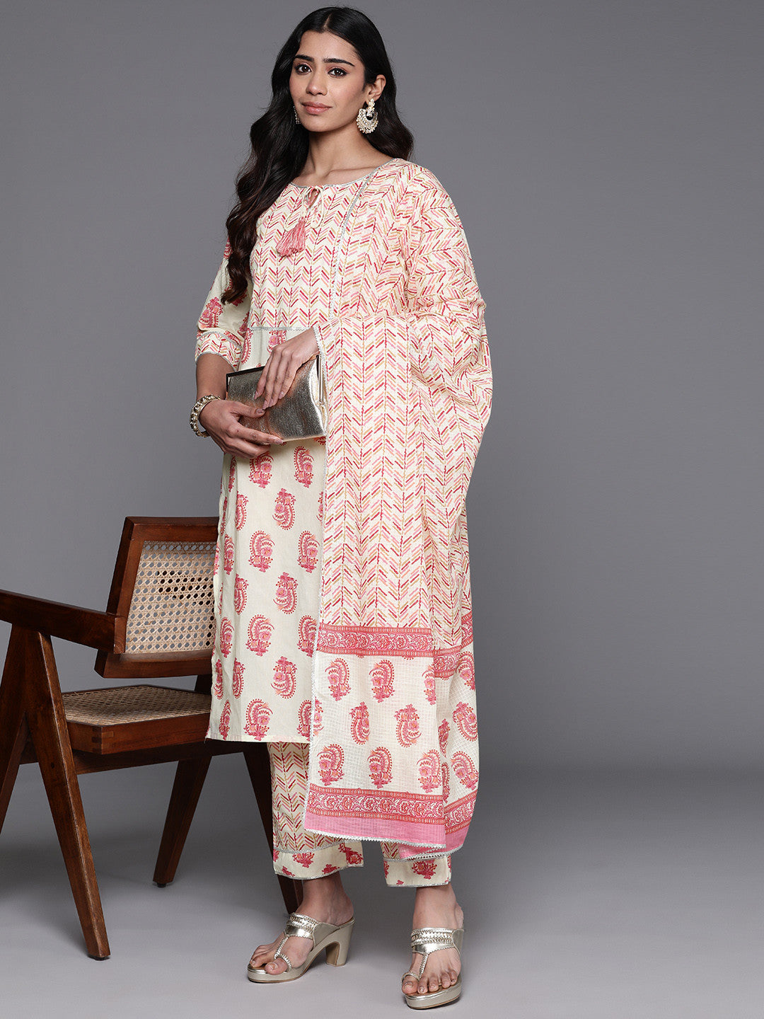 Women Floral Printed Regular Gotta Patti Pure Cotton Kurta with Trousers & Dupatta