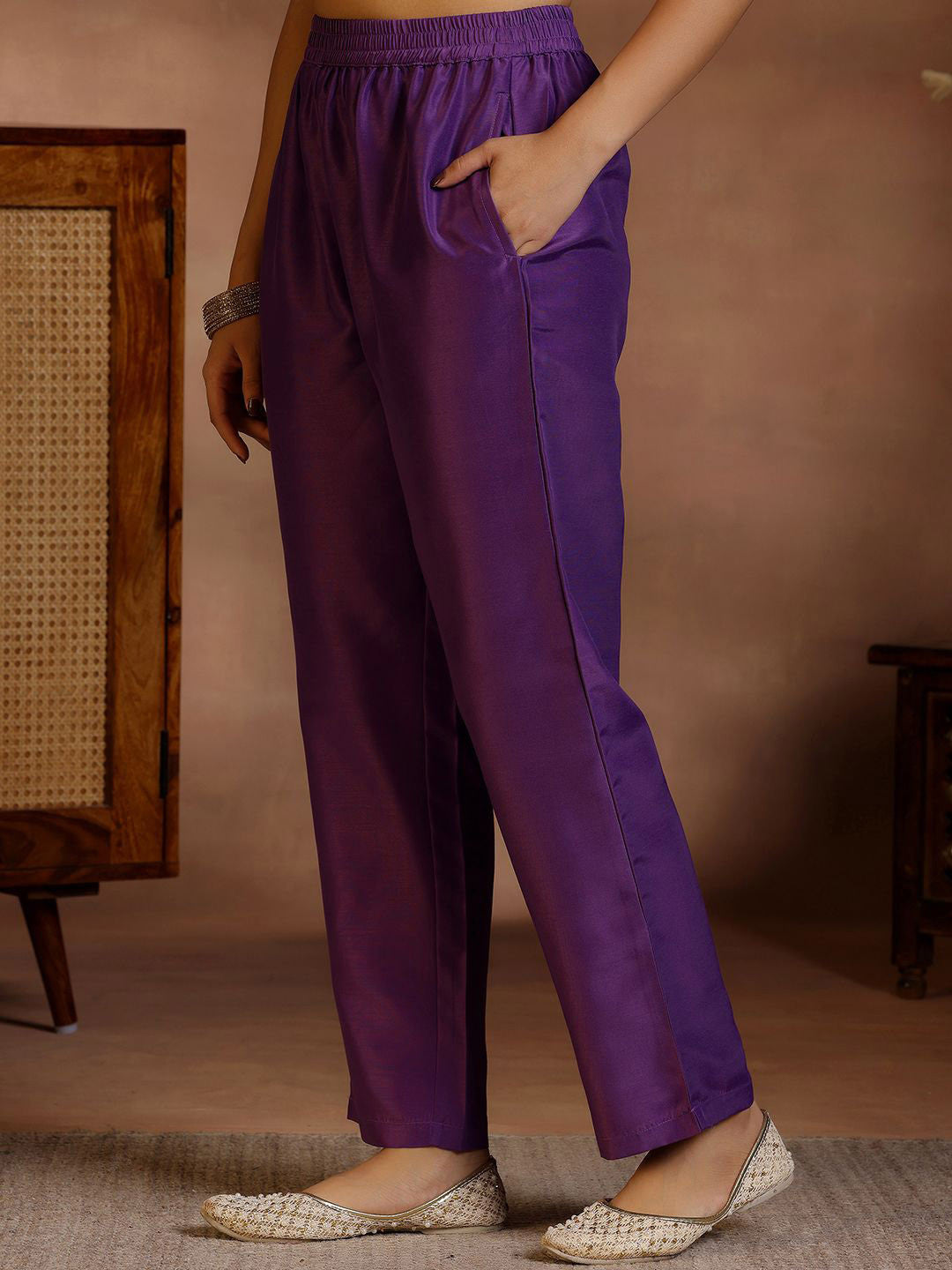 Bandhani Printed Zari Straight Kurta With Trousers And Dupatta