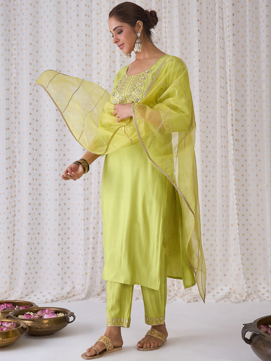 Geometric Embroidered Round Neck Liva Straight Kurta with Trousers & Dupatta