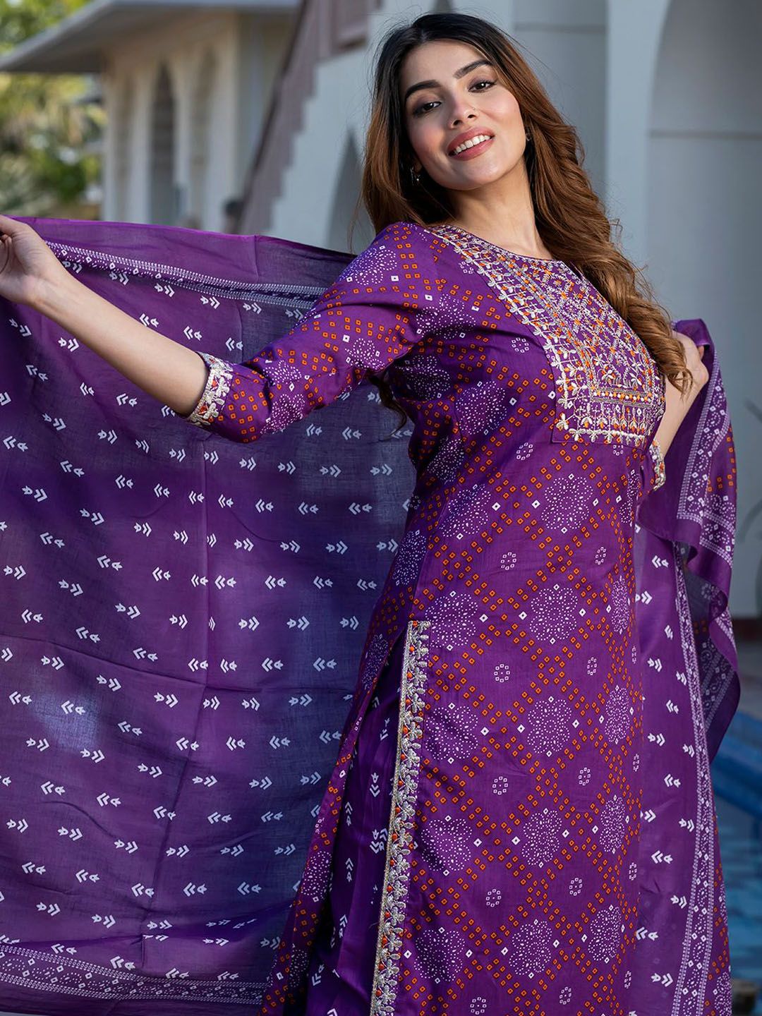 Dhiyona KL Women Bandhani Printed Regular Sequinned Pure Cotton Kurta with Trousers & With Dupatta