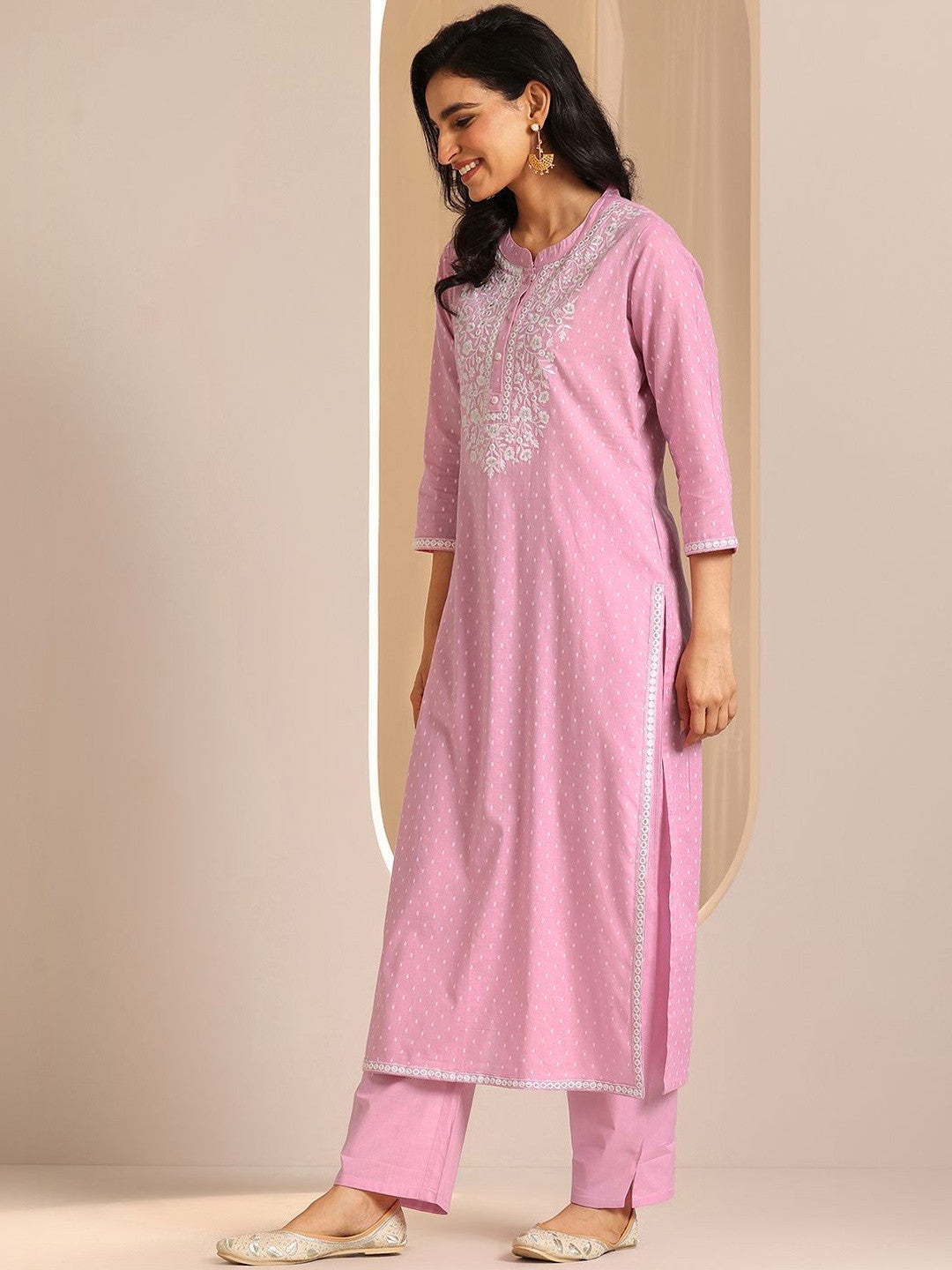 Women Floral Regular Thread Work Kurta with Trousers & With Dupatta