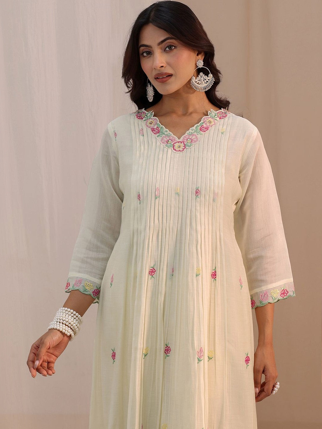 Women Floral Embroidered Regular Thread Work Chanderi Cotton Kurta with Trousers & With Dupatta