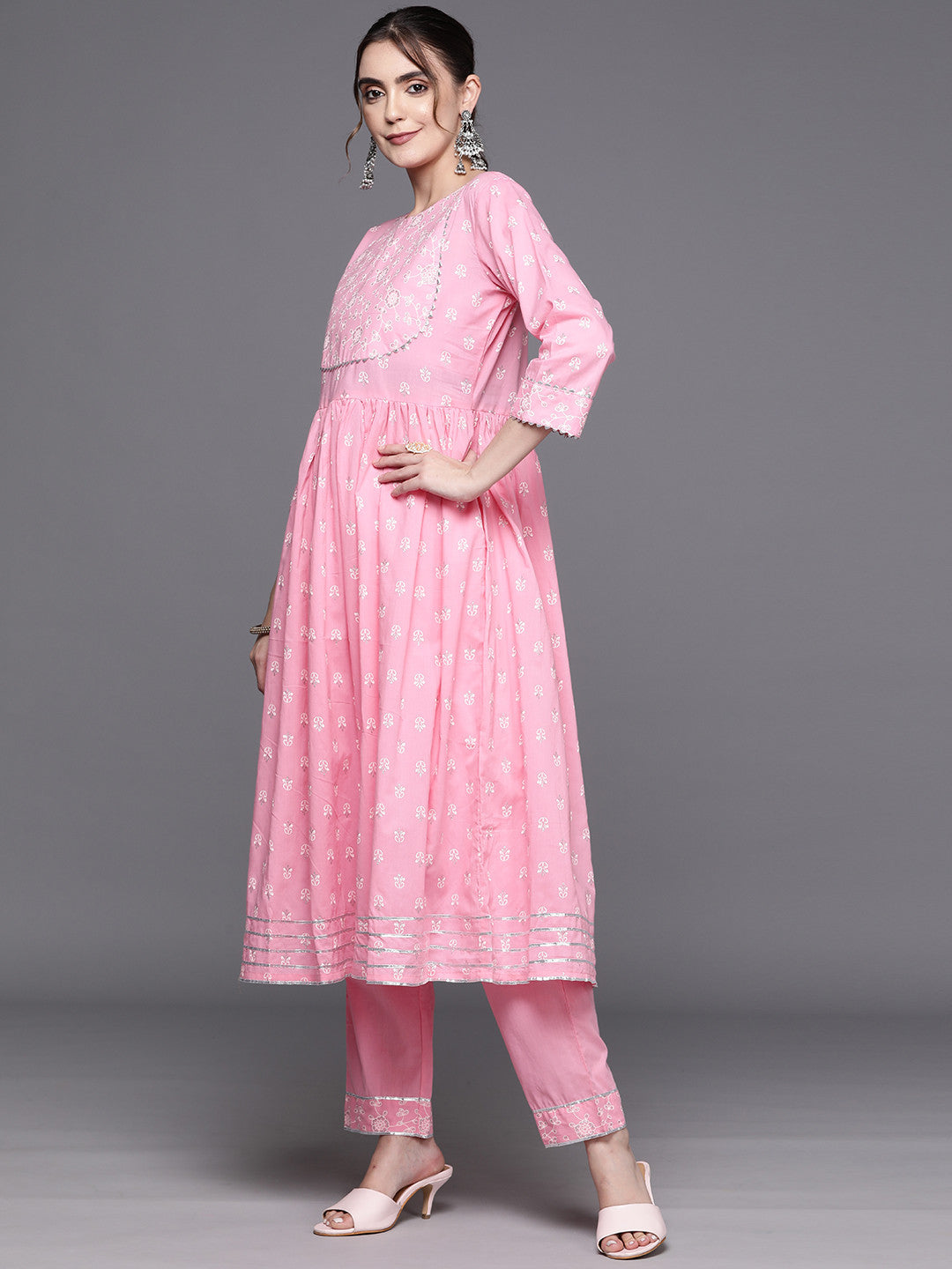 Women Floral Printed Empire Gotta Patti Kurta with Trousers & With Dupatta