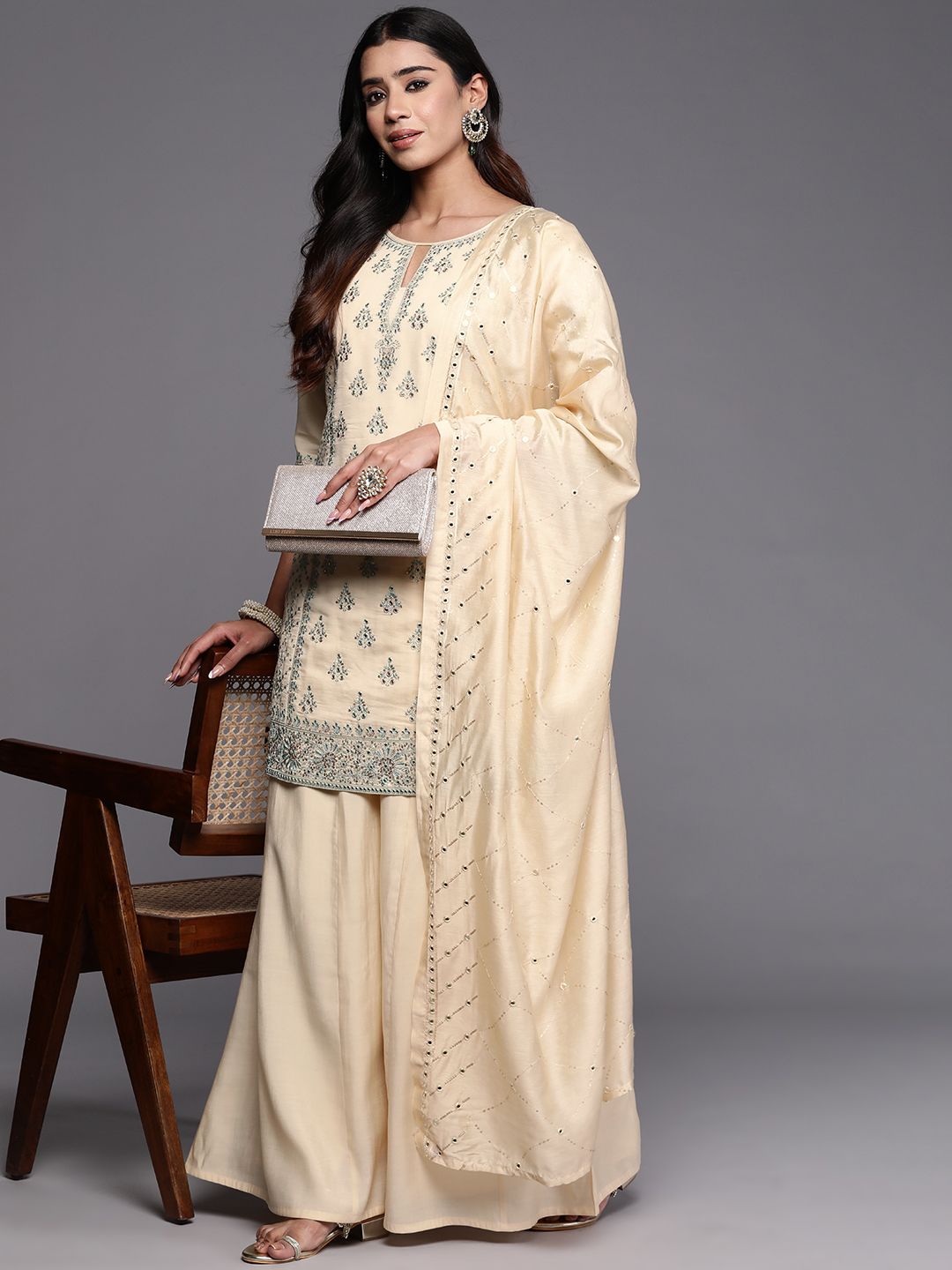 Dhiyona LL Women Floral Embroidered Straight Sequinned Kurti with Palazzos & With Dupatta