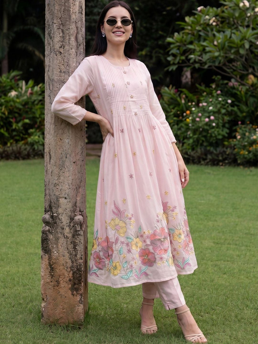 Women Floral Embroidered Empire Thread Work Pure Cotton Kurta with Trousers