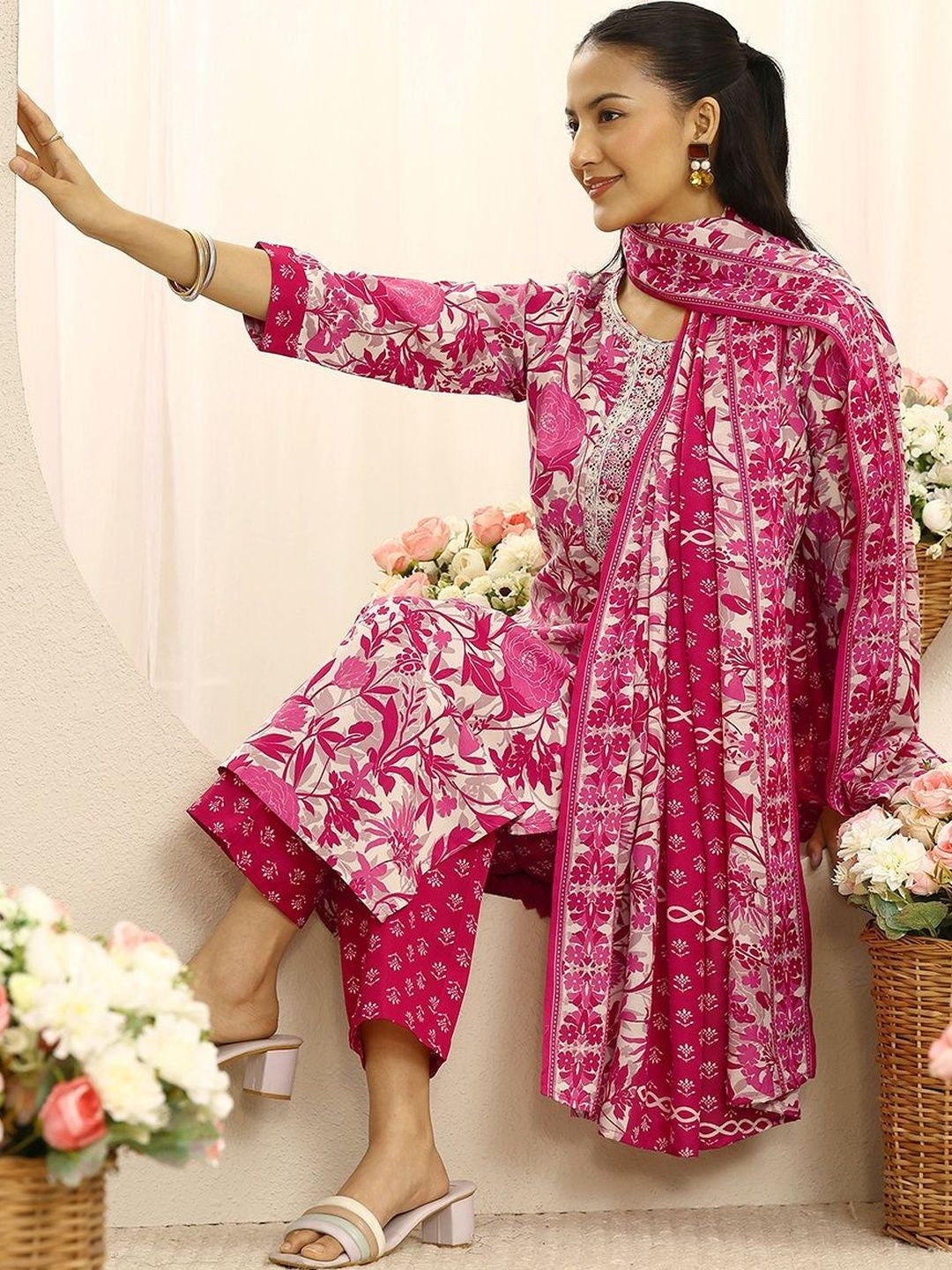 Women Floral Printed Regular Thread Work Kurta with Trousers & With Dupatta