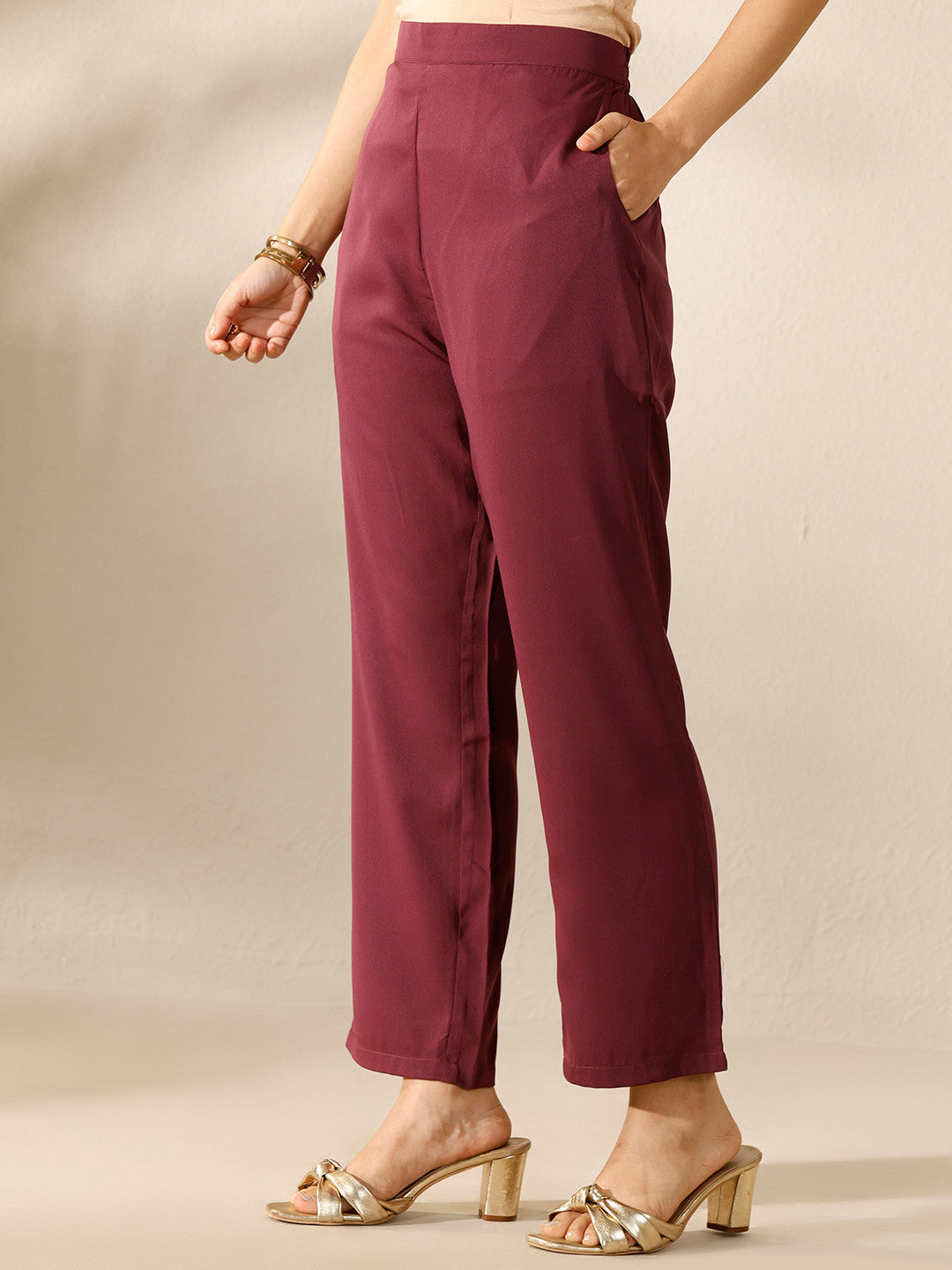 Women Floral Printed Regular Kurta with Trousers & With Dupatta