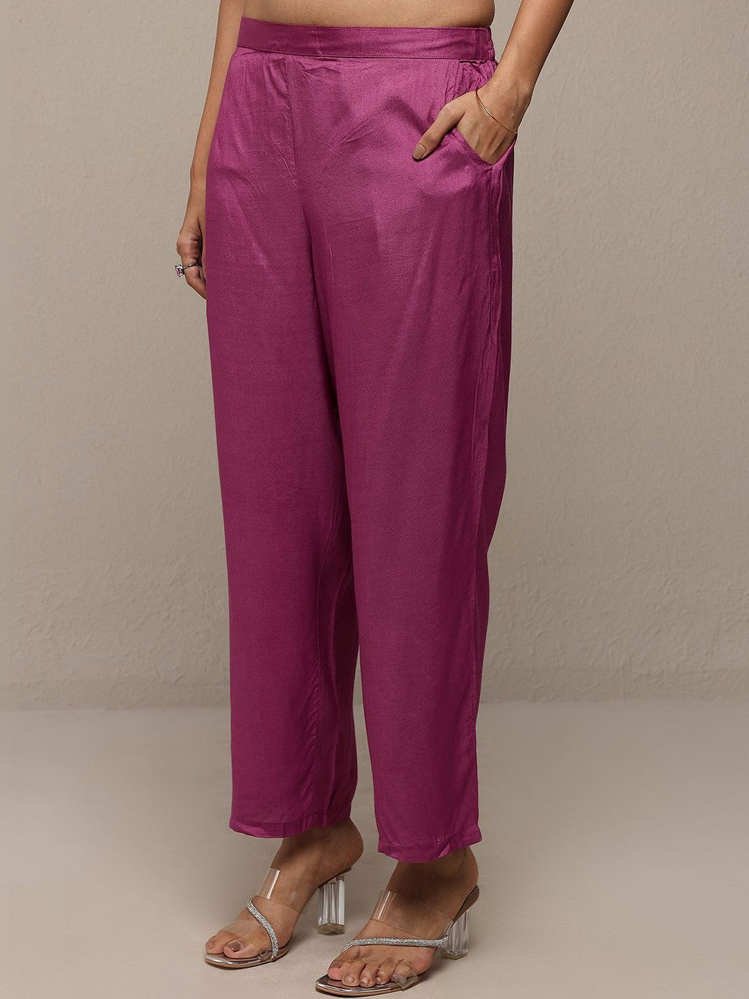 Women Floral Printed Regular Kurta with Trousers & With Dupatta