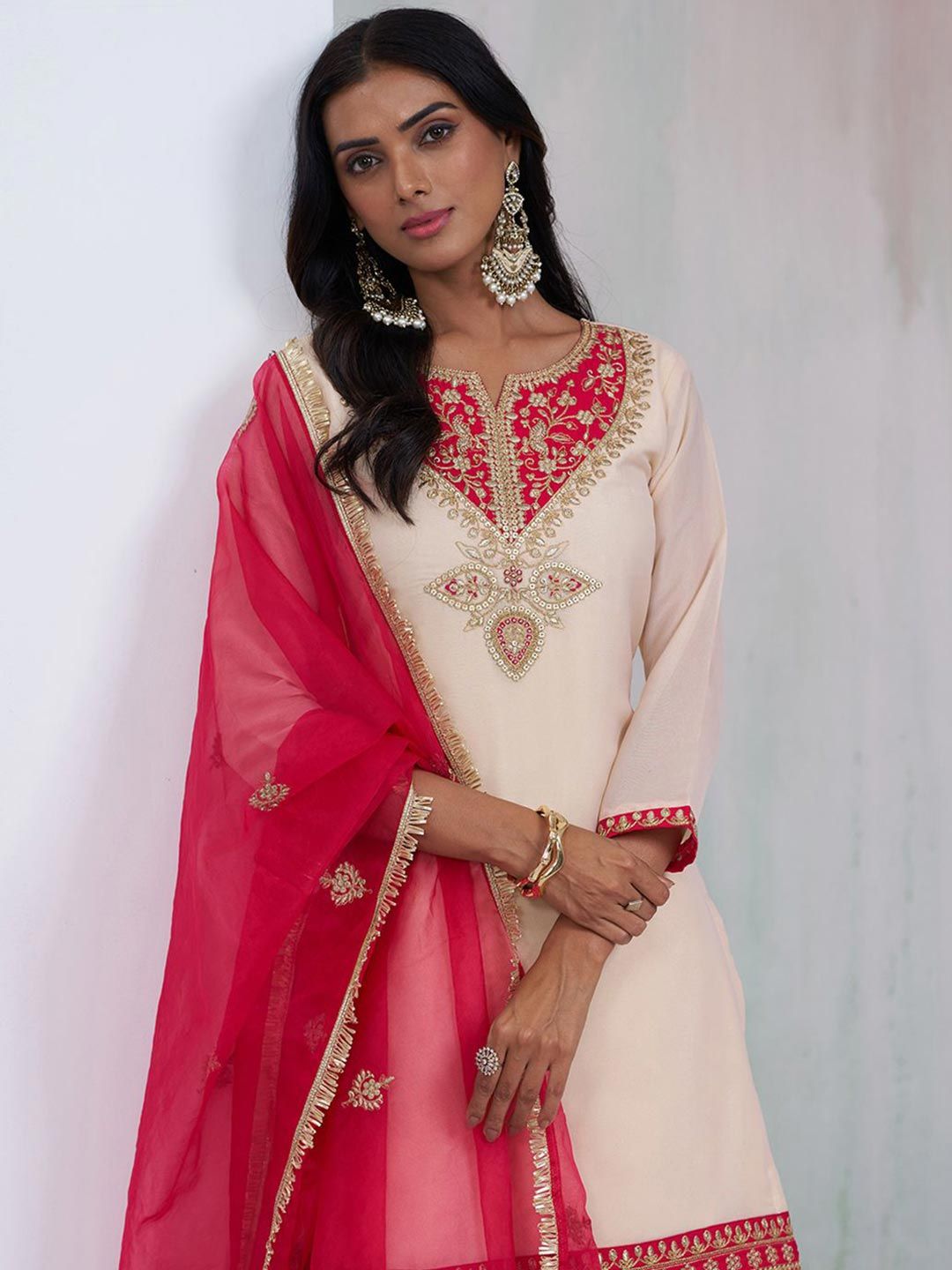 Dhiyona CH Women Floral Embroidered Sequinned Kurta with Palazzos & Dupatta