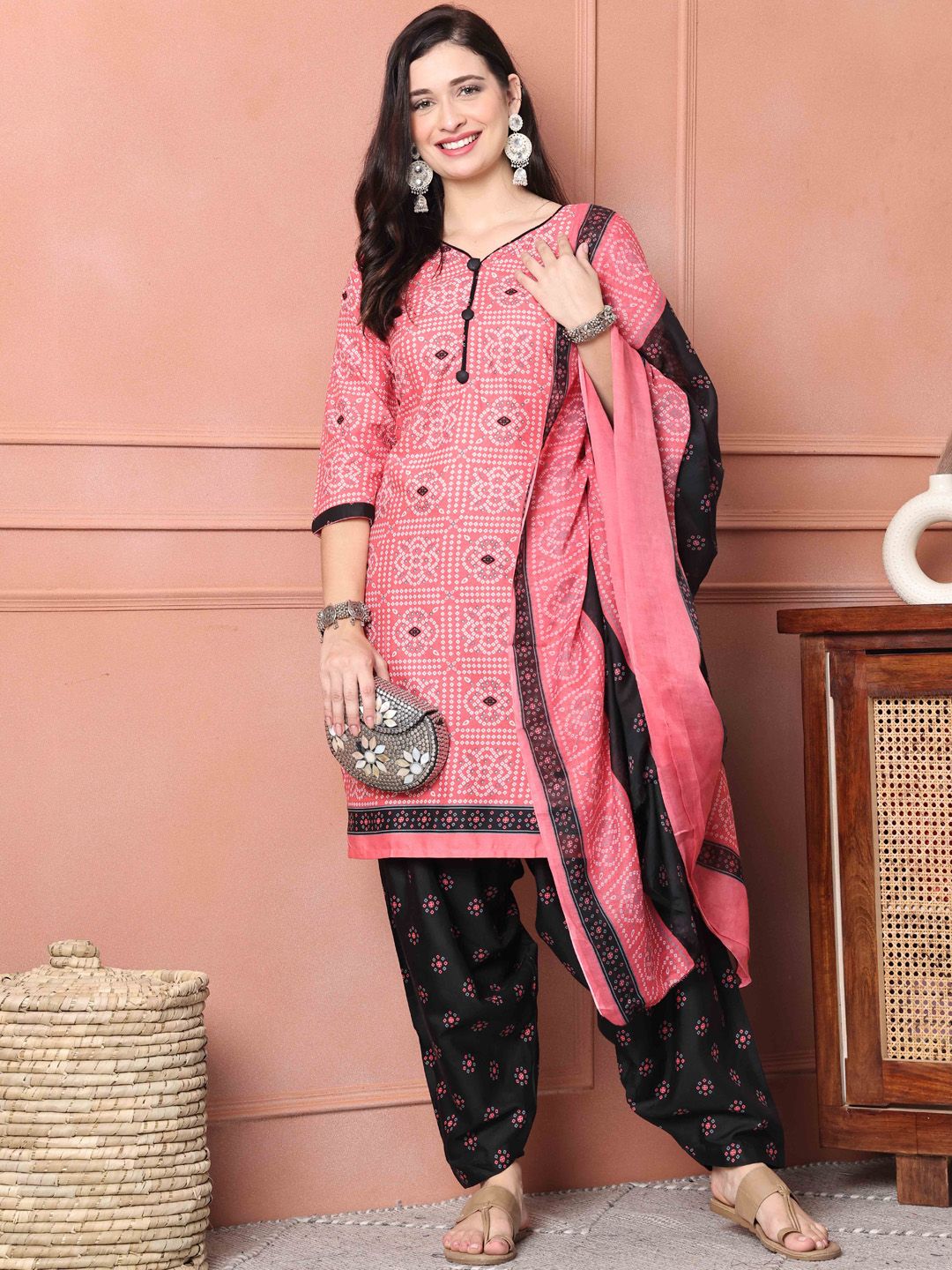 Dhiyona KL Floral Printed Straight Kurta With Salwar & Dupatta
