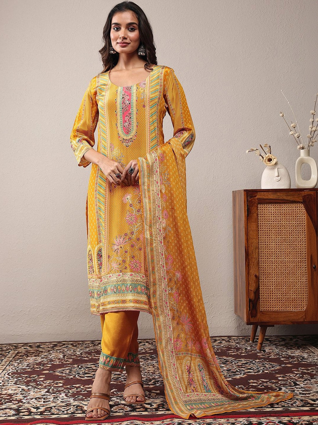 Women Ethnic Motifs Printed Regular Kurta with Trousers & With Dupatta