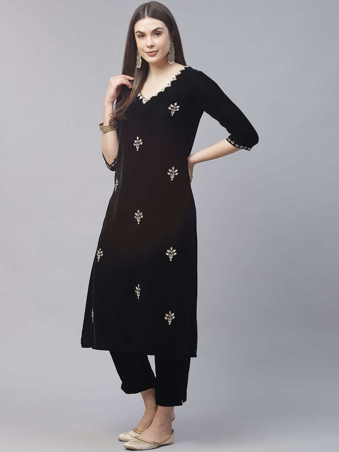 Dhiyona KL Women Ethnic Motifs Embroidered Regular Velvet Kurta with Trousers & With Dupatta